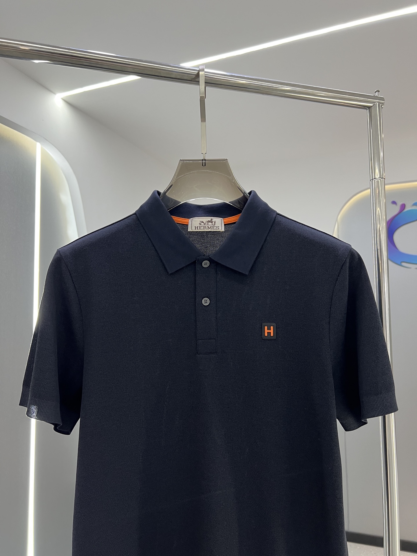 H 爱马家26春夏专柜最新[庆祝][庆祝][庆祝]品质控推荐. 更贴合亚洲人的身材 2026春夏新品短袖