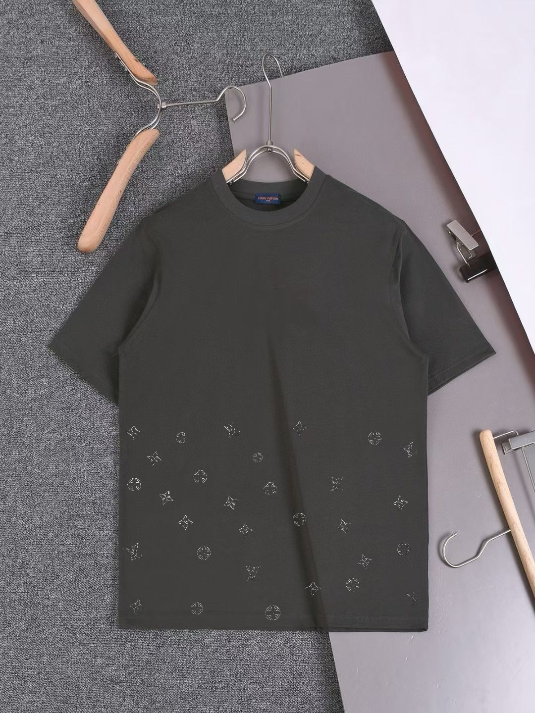 Nueva camiseta de cuello redondo de P105 LV, algodón puro tejido y teñido a medida, 300 gramos de tejido con agua de la…