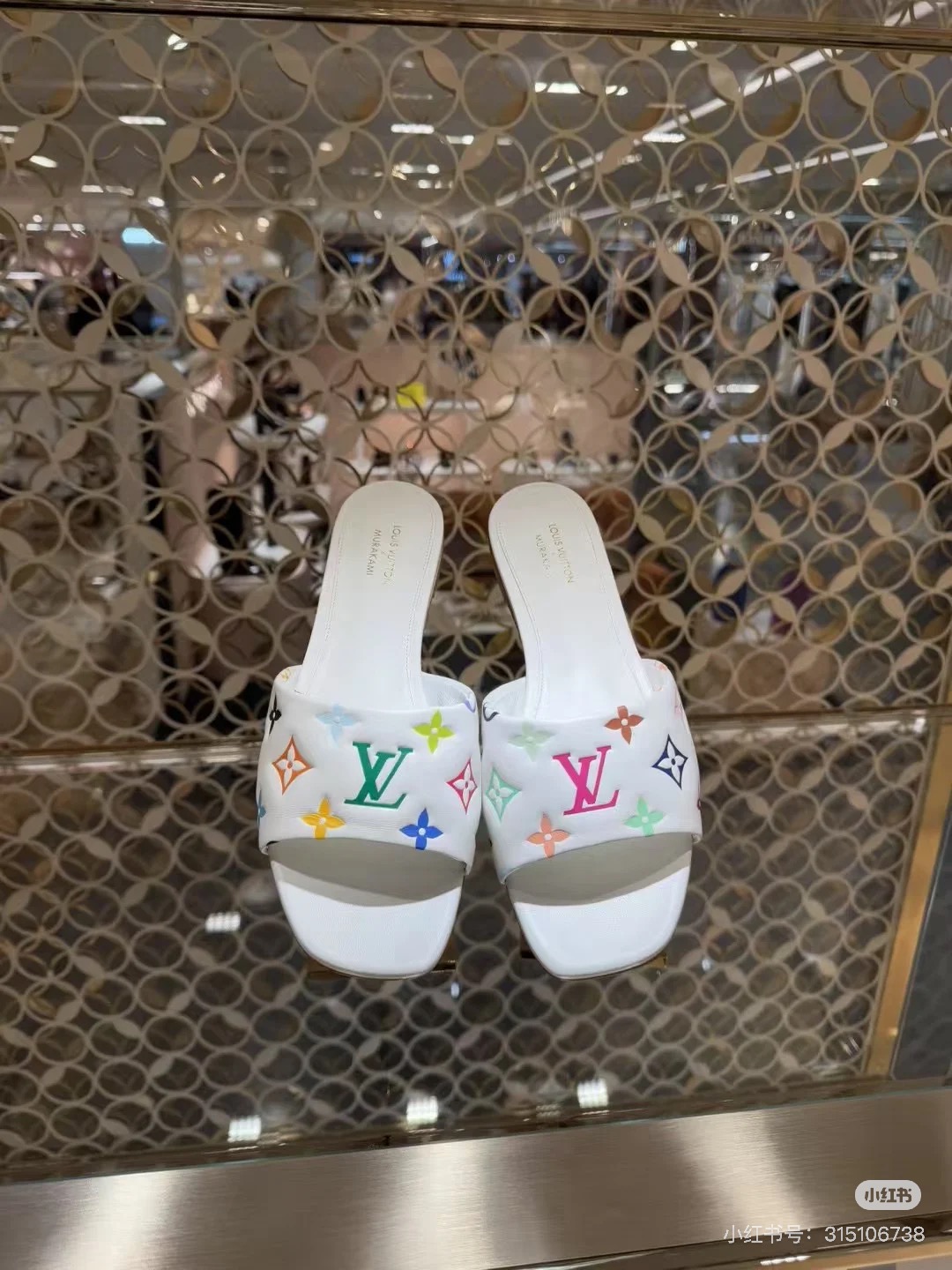 NO:788585,Lv x TM - Murakami Takashi white three-color printed knotted flat slippers, high heels slippers, louis vuitton, high heels, slippers19860909Lv x TM -村上隆 白三彩印花结平底拖,高跟鞋拖鞋,louis vuitton,high heels,slippers,Women's Shoes