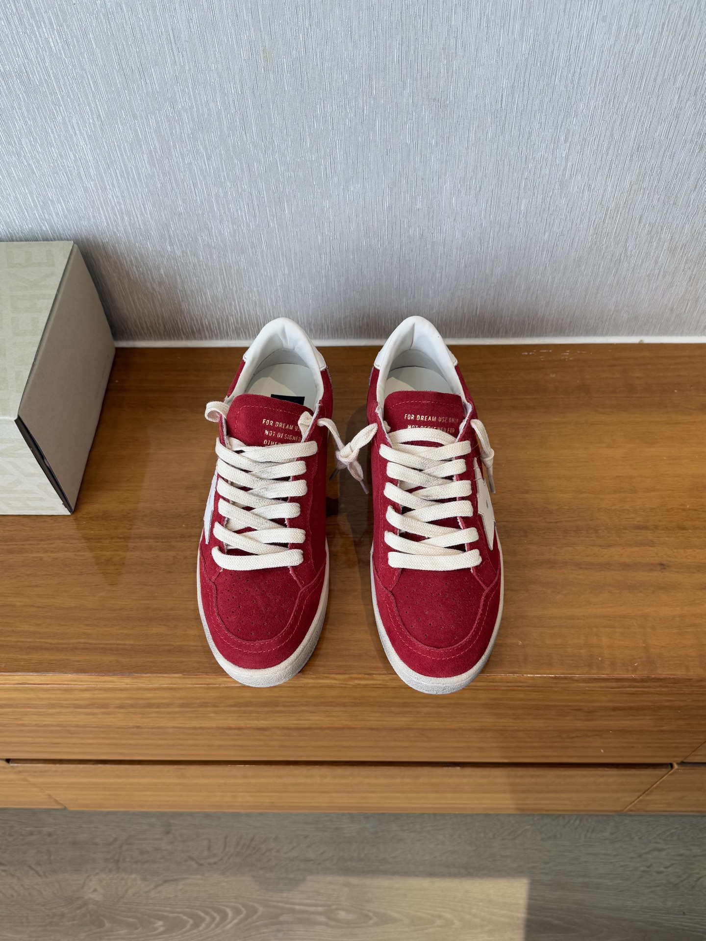 NO:233295,Top quality GGDB small dirty shoes 2025 latest color matching ggdb-red Ballstar deer skin red is so pleasing to the eye!  Small dirty shoes that can be worn all year round, a must-have item for everyone. The original last is classic and easy to wear and fashionable~ It’s really good to look at!  Size: 35-40, casual shoes/sports shoes, sneakers19860909顶级品质 GGDB小脏鞋2025最新配色 ggdb-红色Ballstar鹿皮 红色好养眼呀！ 一年四季都可以穿搭的小脏鞋,人手必备单品 原版楦型,经典好穿又时髦～真的hin好看呀！ Size: 35-40,休闲鞋/运动鞋,sneakers,Women's Shoes