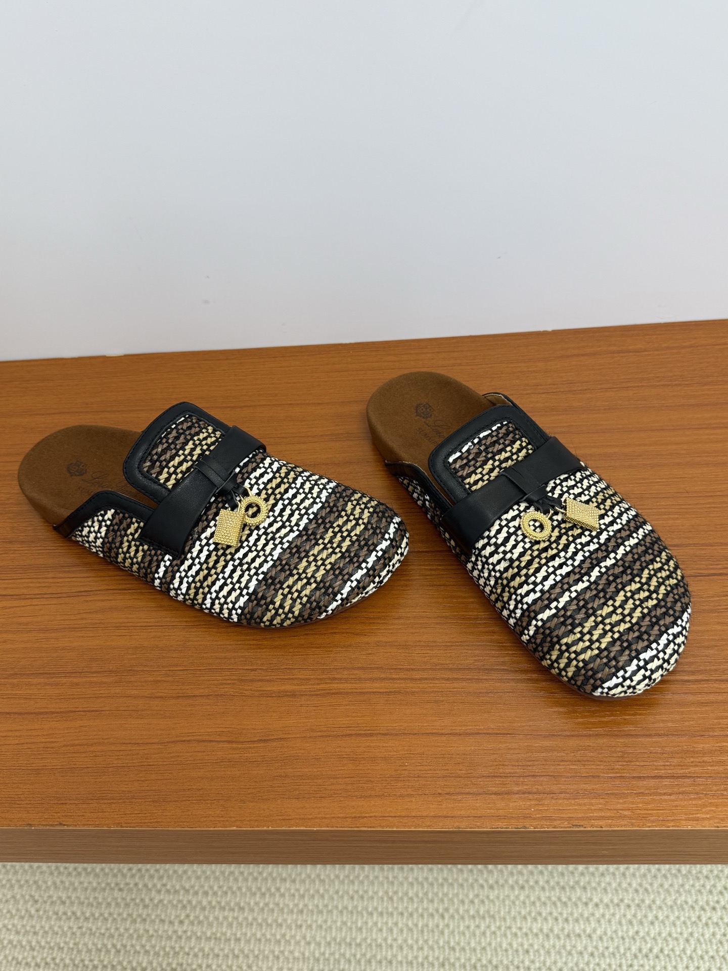 Loro Piana Women's Woven Mules - Stylish & Comfortable Summer Slides 9 i1750227770691 9133 0 7