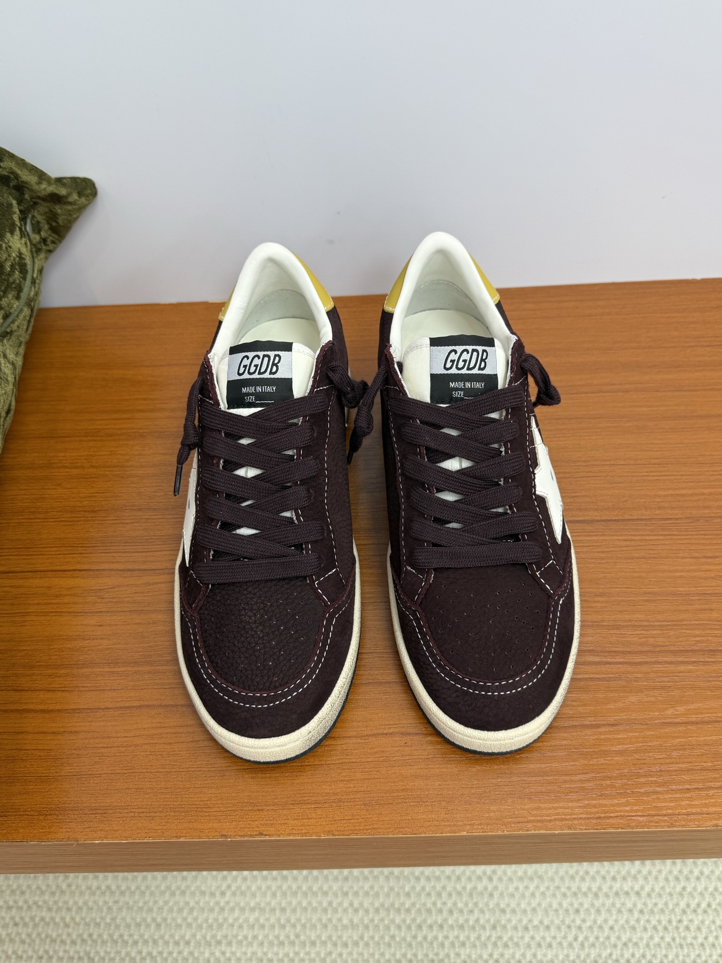 NO:413996,Top quality GGDB small dirty shoes 2025 latest color matching ggdb-Ball Star brown and white stars, a very eye-catching color matching ~ + plus lemon yellow tail embellishment ~ This color matching is too amazing. Small dirty shoes that can be worn all year round, a must-have item for everyone. Original last, classic and fashionable ~ It's really good to look at!  Size: 35-40, casual shoes/sports shoes, sneakers19860909顶级品质 GGDB小脏鞋2025最新配色 ggdb-Ball Star棕配白星,好亮眼的配色～ +加上柠檬黄色尾点缀～这配色也太绝了吧 一年四季都可以穿搭的小脏鞋,人手必备单品 原版楦型,经典好穿又时髦～真的hin好看呀！ Size: 35-40,休闲鞋/运动鞋,sneakers,Women's Shoes