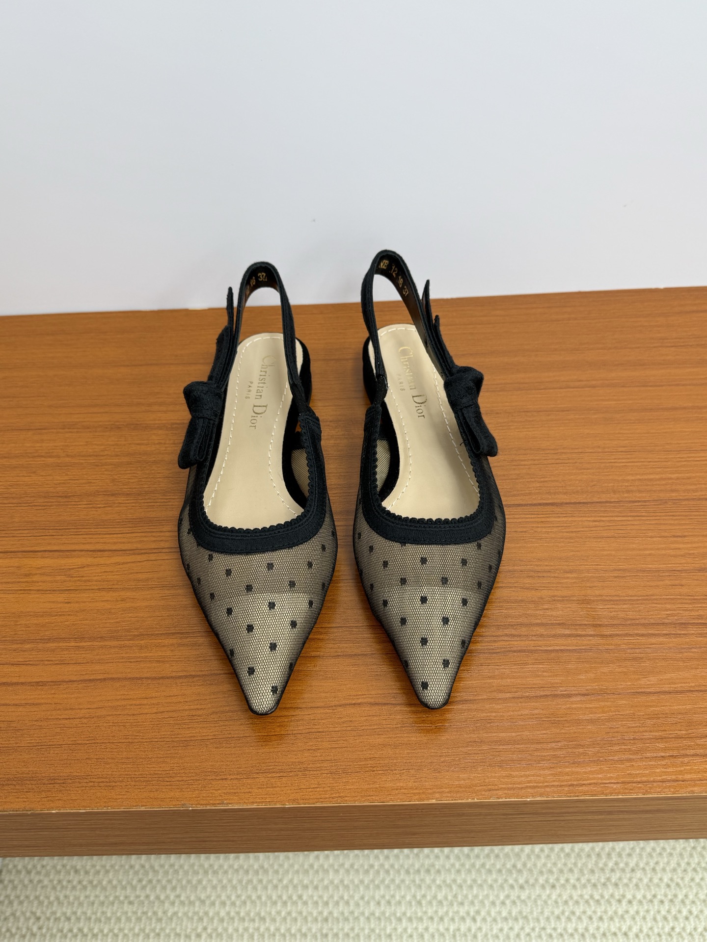 NO:413976,Top quality Dior Classic Tingxu slingback #2025 new colors# Classic colors are supplied for a long time!  The exquisite embroidered upper + ironing craftsmanship is exquisite, and every pair of Buddhas is a work of art, combining nobility and elegance!  Customized mesh + lace inner lining selected water-dyed lambskin material, sole imported from Italy, lambskin heel height 1cm 6.5cm 10cm size35-39 (34 40 41 custom made without return), high heels sandals, dior, sandals, high heels, cowhide, sheepskin19860909顶级品质 Dior 经典廷续 slingback #2025新色# 经典色长期供应！ 精工刺绣鞋面+烫钻工艺,精致绝伦, 每一双放佛都是艺术品,集高贵优雅于一体！ 鞋面定制网纱+蕾丝 内里甄选水染小羊皮材质, 鞋底意大利进口牛皮底,小羊皮包跟 跟高1cm 6.5cm 10cm size35-39 (34 40 41定做不退换）,高跟鞋凉鞋,dior,sandals,high heels,cowhide,sheepskin,Women's Shoes