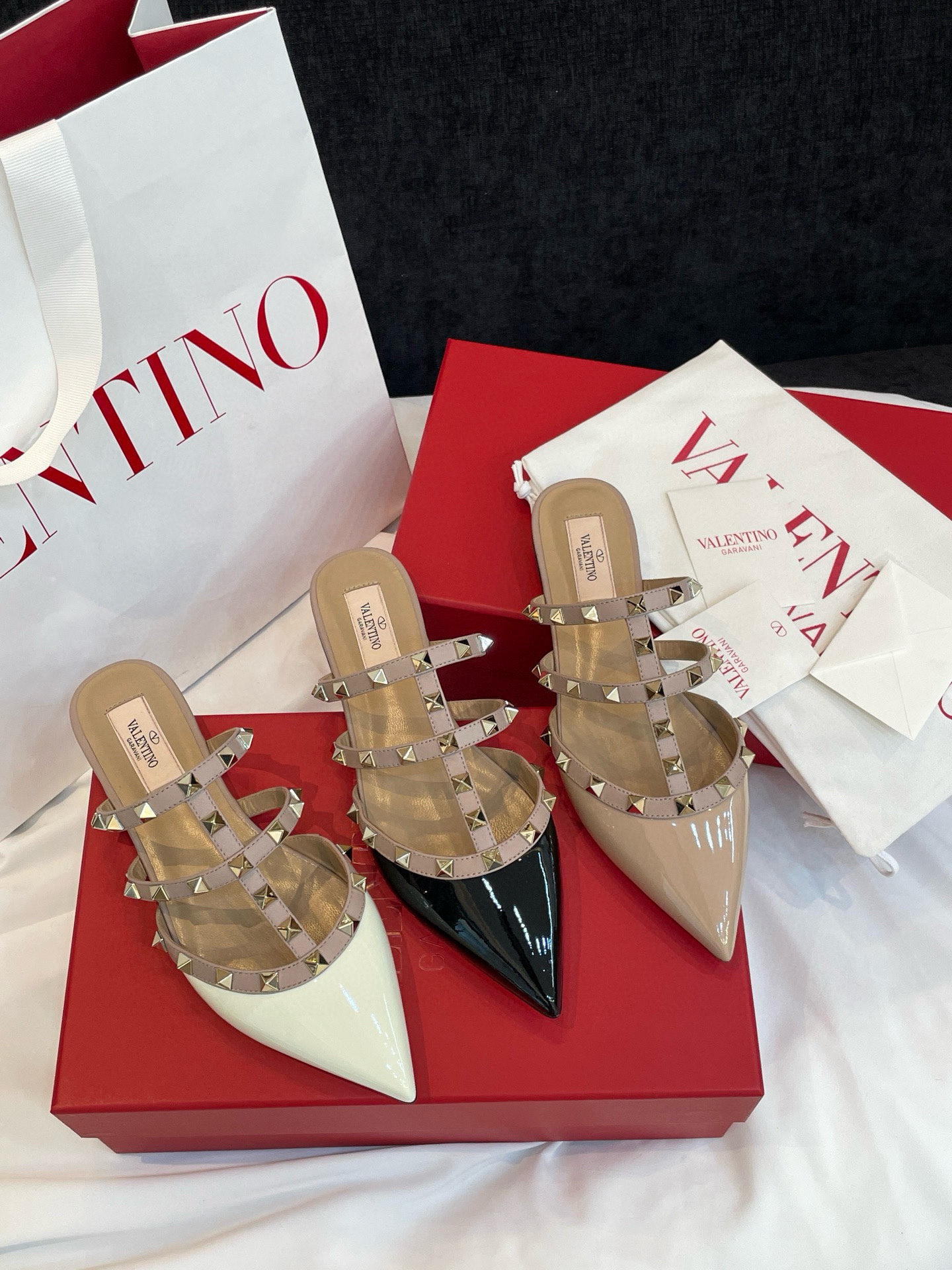 NO:494684,Please note that this factory returns and exchange principles are one code different from the same color and size. 34 and 40 do not return or exchange. If you mind, please do not disturb it.19860909下单请注意 此工厂退换原则同款同色大小码相差一码 34和40不退不换/介意者勿扰,半拖,Women's Shoes