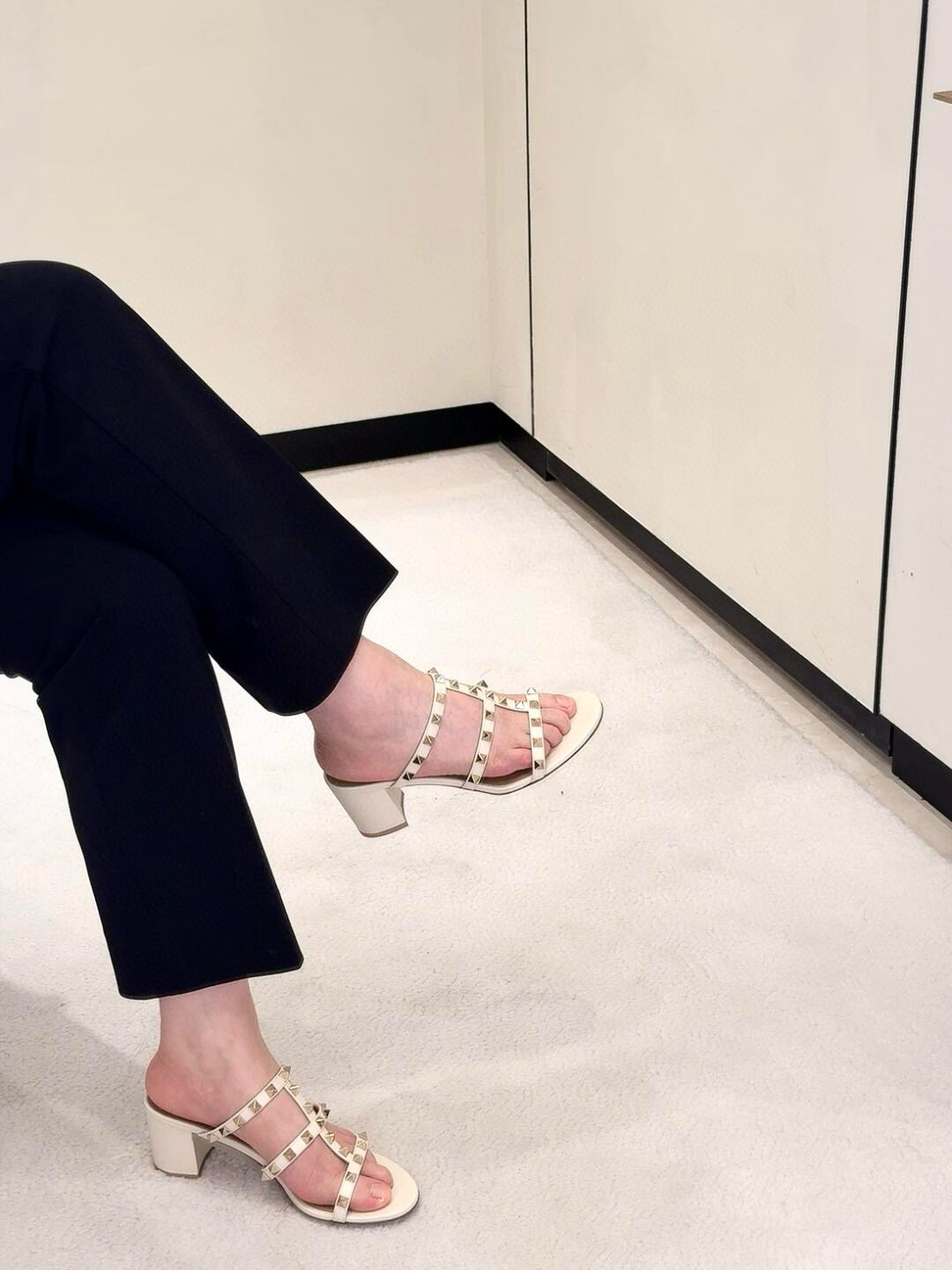 NO:494659,Who wears who looks beautiful, looks white and looks long, commuting, shopping, partying, high heels, slippers, high heels, slippers19860909谁穿谁美 显白又显腿长 通勤 逛街 聚会都气场十足,高跟鞋拖鞋,high heels,slippers,Women's Shoes