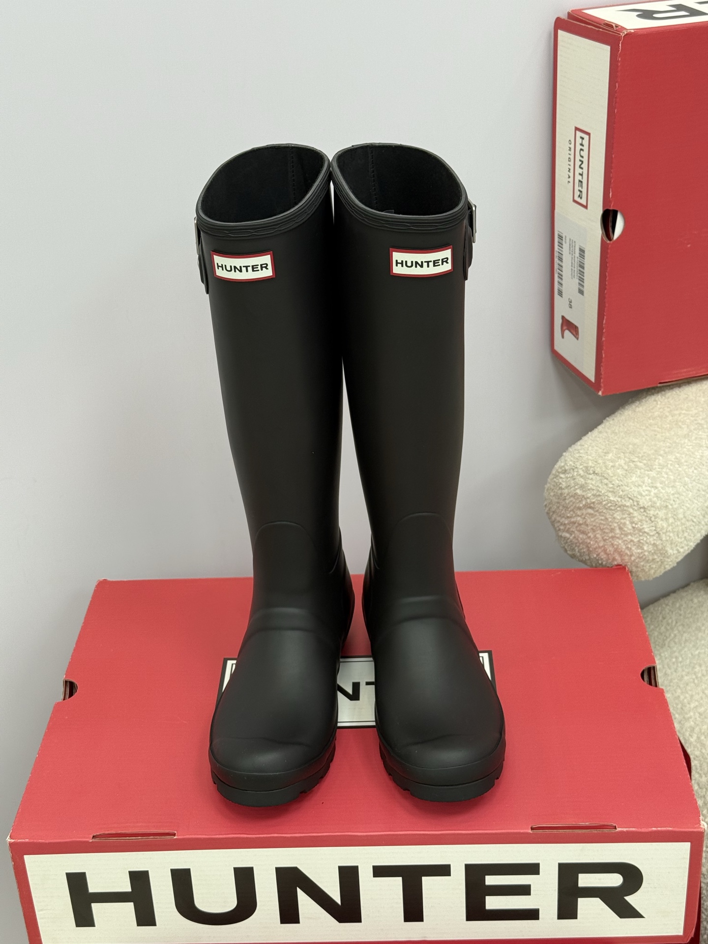 NO:460168,Top quality Hunter ss25 new arrival~ New rain boots, outdoor camping, waterproof and non-slip, fashionable items!  Material and craftsmanship Original mold opening special waterproof material Original fabric inner non-slip wear-resistant logo rubber sole Size35-40, boots, boots, rain boots19860909顶级品质 Hunter ss25 new arrival～  爆款雨靴新品 户外露营防水防滑～耐造时髦单品！ 材质与工艺 原版开模特殊防水材质 原版织物内里 防滑耐磨logo橡胶大底 Size35-40,靴子,boots,rain boots,Women's Shoes