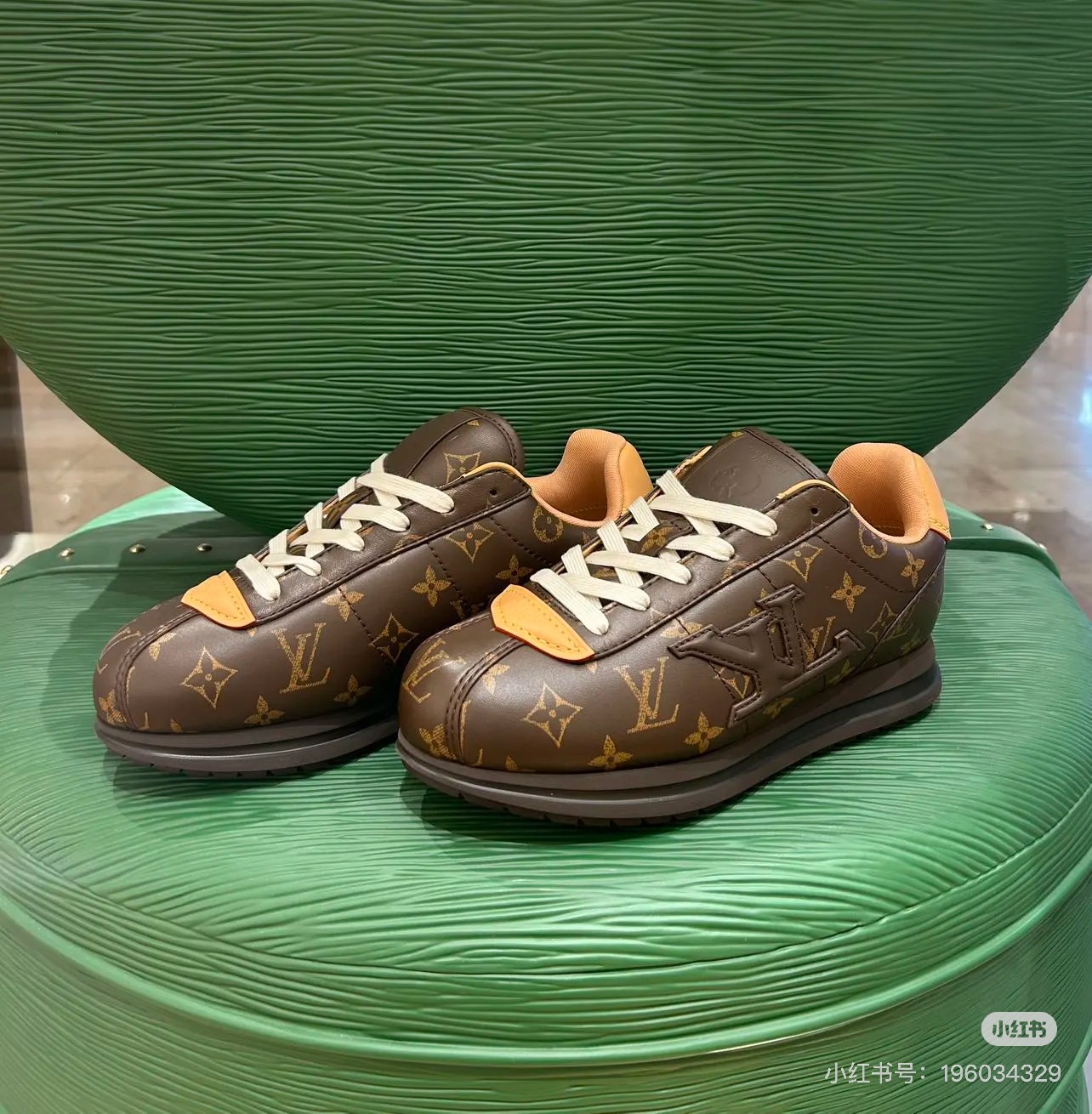 NO:459939,Top quality LOUIS VUITTON x Nigo co-branded model Buttersoft FW25 cowhide leather sheep leather round toe lace low top life casual shoes same style coquettish, key foot feeling super comfortable couple size 35-45, presbyopian print, casual shoes/sports shoes, louis vuitton, sneakers, cowhide, sheepskin19860909顶级品质 LOUIS VUITTON x Nigo 联名款 Buttersoft FW25 牛皮革羊皮革 圆头系带 低帮 生活休闲鞋 男女同款 可可爱爱,关键脚感超级舒服 情侣size 35-45 ,老花印花,休闲鞋/运动鞋,louis vuitton,sneakers,cowhide,sheepskin,Women's Shoes