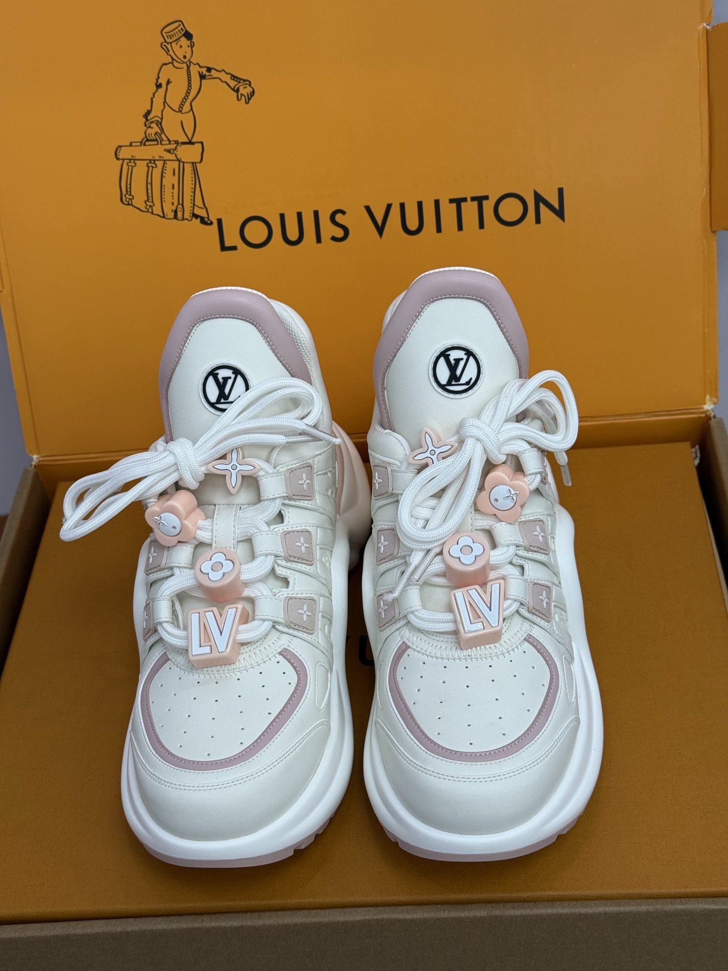 NO:494360,Purchase version Lv. Thick-soled dad shoes series Classic color matching + new color matching ~ [Produced by major manufacturers] Original purchase purchasing level Top quality size35-41, dad shoes, louis vuitton19860909代购版本 Lv.厚底老爹鞋系列 经典配色+新配色～ [大厂出品]原版购入代购级别 顶级精品size35-41,老爹鞋,louis vuitton,Women's Shoes