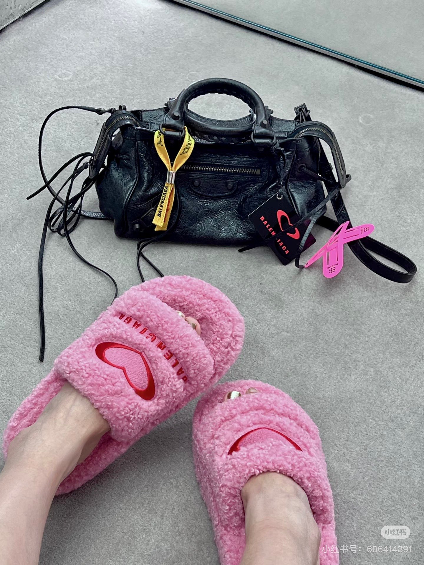 NO:494372,It looks good, add a touch of bright colors to the outfit, fur shoes and slippers19860909好看呀 穿搭增添一抹亮色,毛毛鞋拖鞋,slippers,Women's Shoes