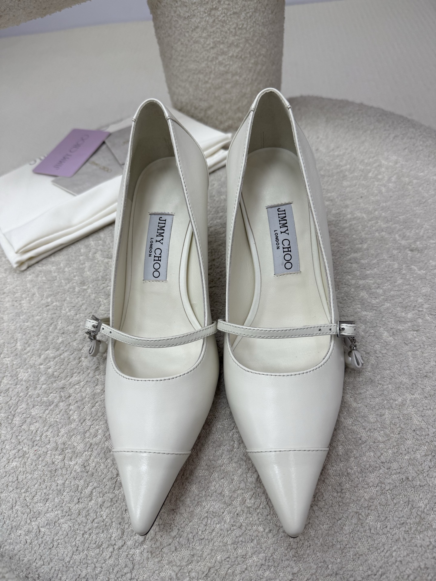 NO:494273,Top quality jimmychoo ss25 new arrival~ Jimmy Week｜New high heels in early autumn JC this pointed-toe high heels is really beautiful~ It has both sexy and upright ~ It shows high-end and elegant temperament Lambskin upper // Inner Italian imported leather sole Heel height 6.5cm Size35-39 (40 41 custom made without return or exchange), high heels single shoes, jimmy choo, jimmy choo, high heels, sheepskin, Leather soles19860909顶级品质 jimmychoo ss25 new arrival～ 吉米周｜早秋新款高跟鞋 JC这款尖头高跟鞋真的太美了～ 兼具性感与脚翘～尽显高级优雅气质 小羊皮鞋面//内里 意大利进口真皮大底 跟高6.5cm Size35-39（40 41定制不退换）,高跟鞋单鞋,jimmy choo,jimmy choo,high heels,sheepskin,Leather soles,Women's Shoes