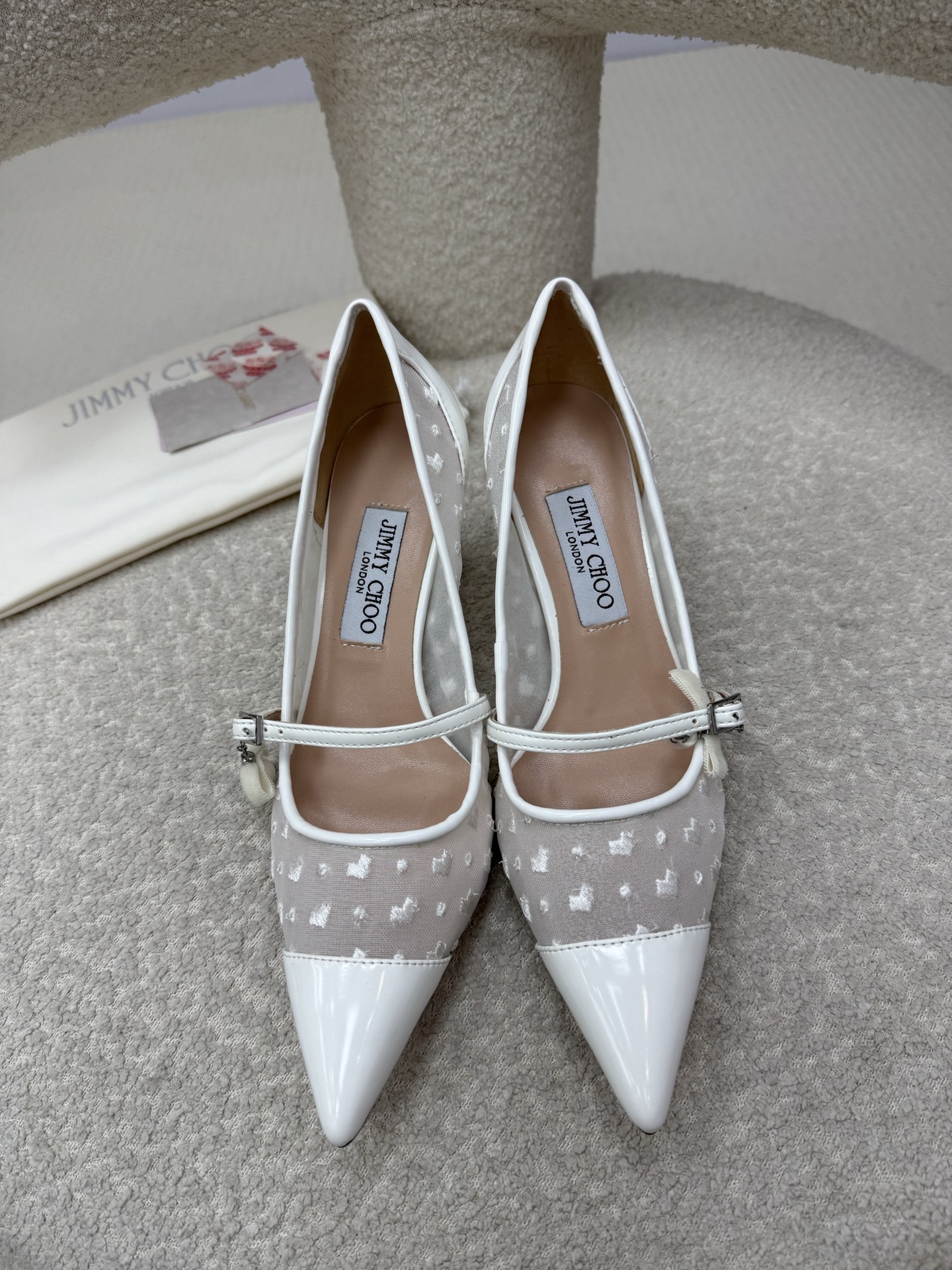 NO:545681,Top quality jimmychoo ss25 new arrival~ Jimmy Week｜New high heels in early autumn JC this pointed-toe high heels is really beautiful~ It has both sexy and upright ~ It shows high-end and elegant temperament. Upper beef patent leather + mesh embroidered sheepskin lining pad Italy imported genuine leather outsole Heel height 4.5cm Size35-39 (40 41 custom made without return), high heels single shoes, jimmy choo, jimmy choo, high heels, sheepskin, Leather soles19860909顶级品质 jimmychoo ss25 new arrival～ 吉米周｜早秋新款高跟鞋 JC这款尖头高跟鞋真的太美了～ 兼具性感与脚翘～尽显高级优雅气质 鞋面牛漆皮+网纱刺绣羊皮里垫 意大利进口真皮大底 跟高4.5cm Size35-39（40 41定制不退换）,高跟鞋单鞋,jimmy choo,jimmy choo,high heels,sheepskin,Leather soles,Women's Shoes