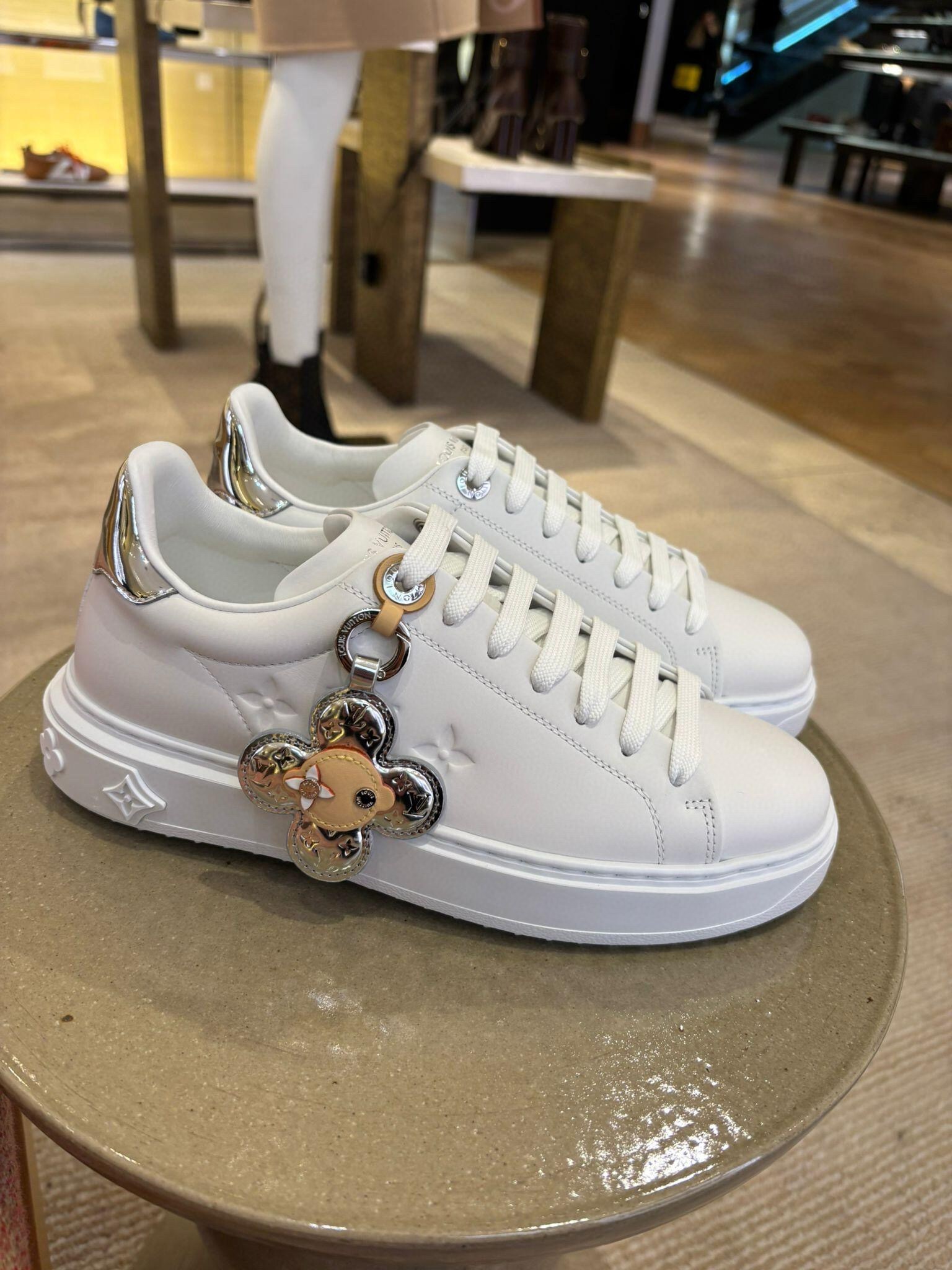 NO:594321,Lv｜White shoes, casual shoes/sports shoes, louis vuitton, sneakers19860909Lv｜小白鞋,休闲鞋/运动鞋,louis vuitton,sneakers,Women's Shoes