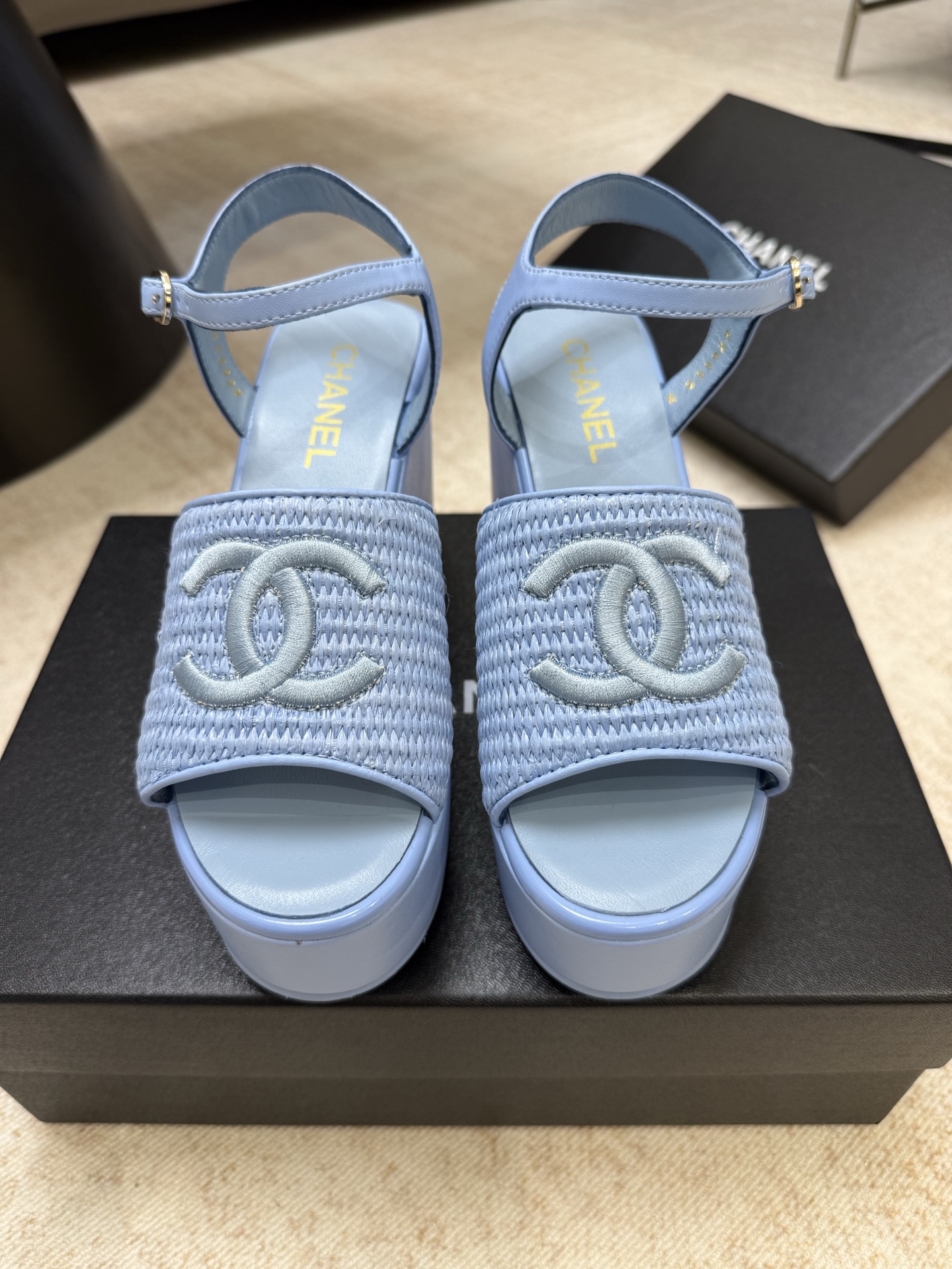 샤넬 CC로고 램스킨 샌들 OG 레플리카 42307