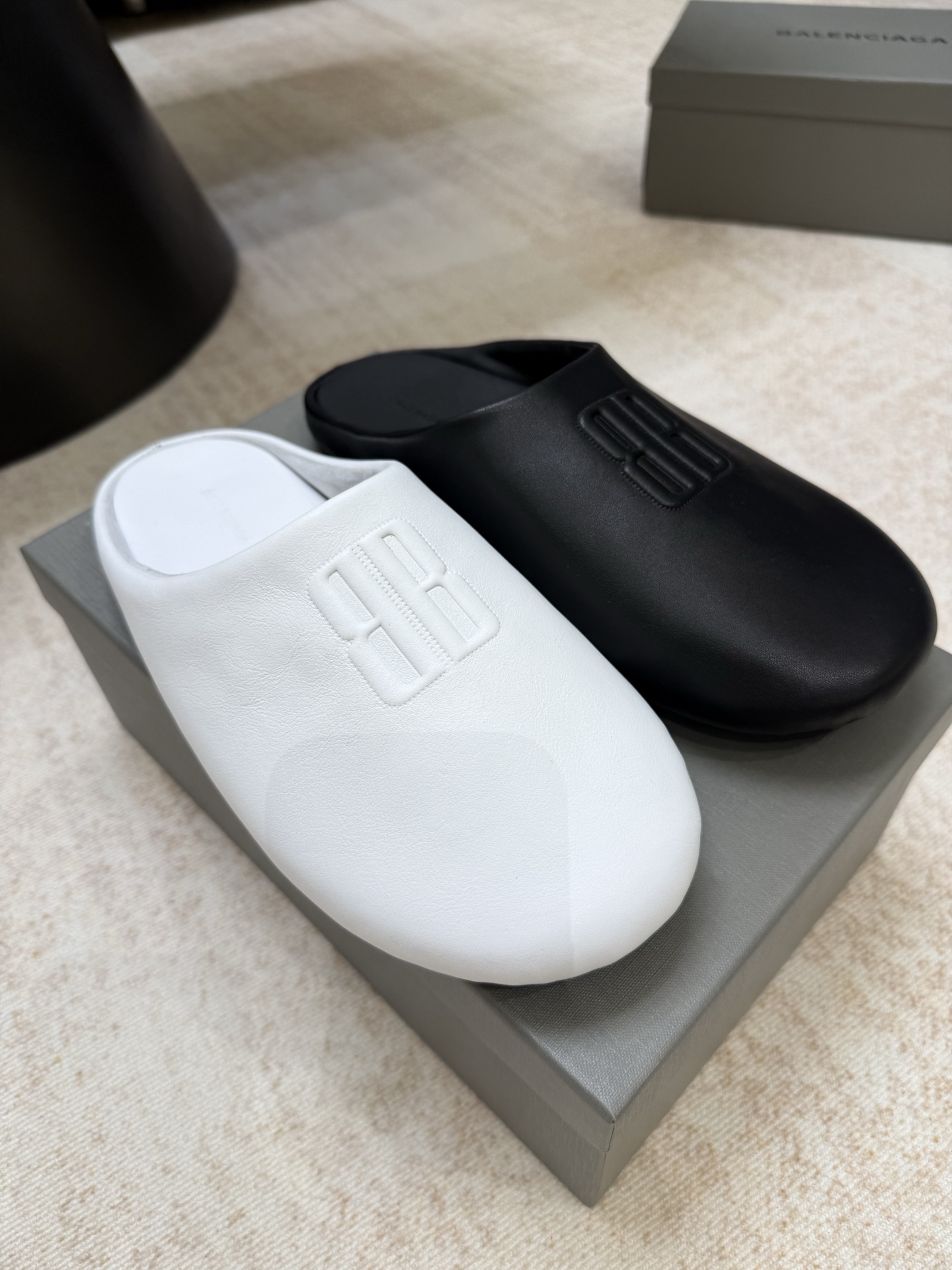 NO:758889,Leather material, couple 35-45, half drag19860909皮面材质 情侣35-45,半拖,Women's Shoes