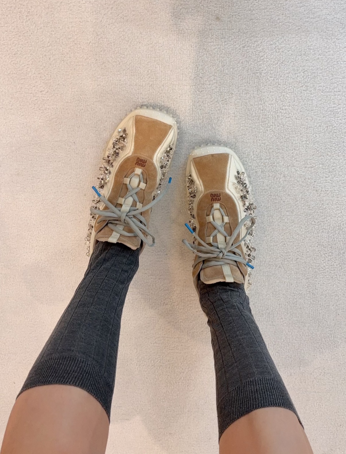 NO:901155,Embellished with studs and diamonds ~ perfectly blending sophistication and casualness, giving your feet a sense of elegance ~, casual shoes/sports shoes, sneakers19860909钉钻点缀～把精致与随性完美融合, 上脚自带显贵氛围感～,休闲鞋/运动鞋,sneakers,Women's Shoes