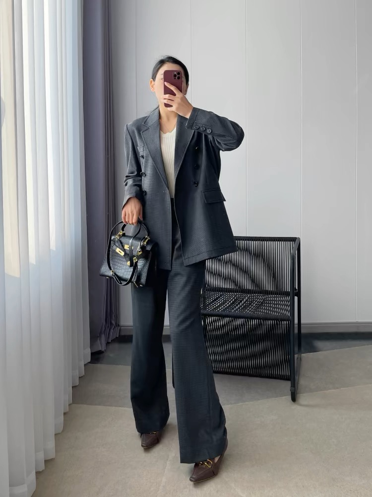 “High-End Female Suit with BV Packaging and Wool Coat in Various Sizes” - 图片 8