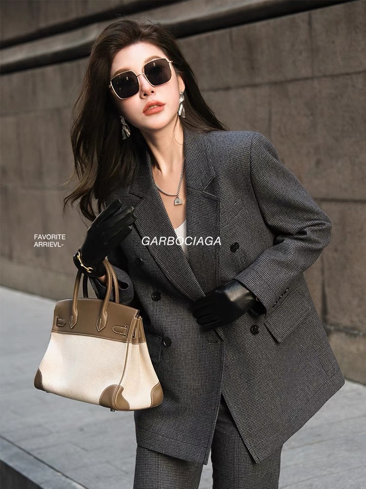 “High-End Female Suit with BV Packaging and Wool Coat in Various Sizes” - 图片 7
