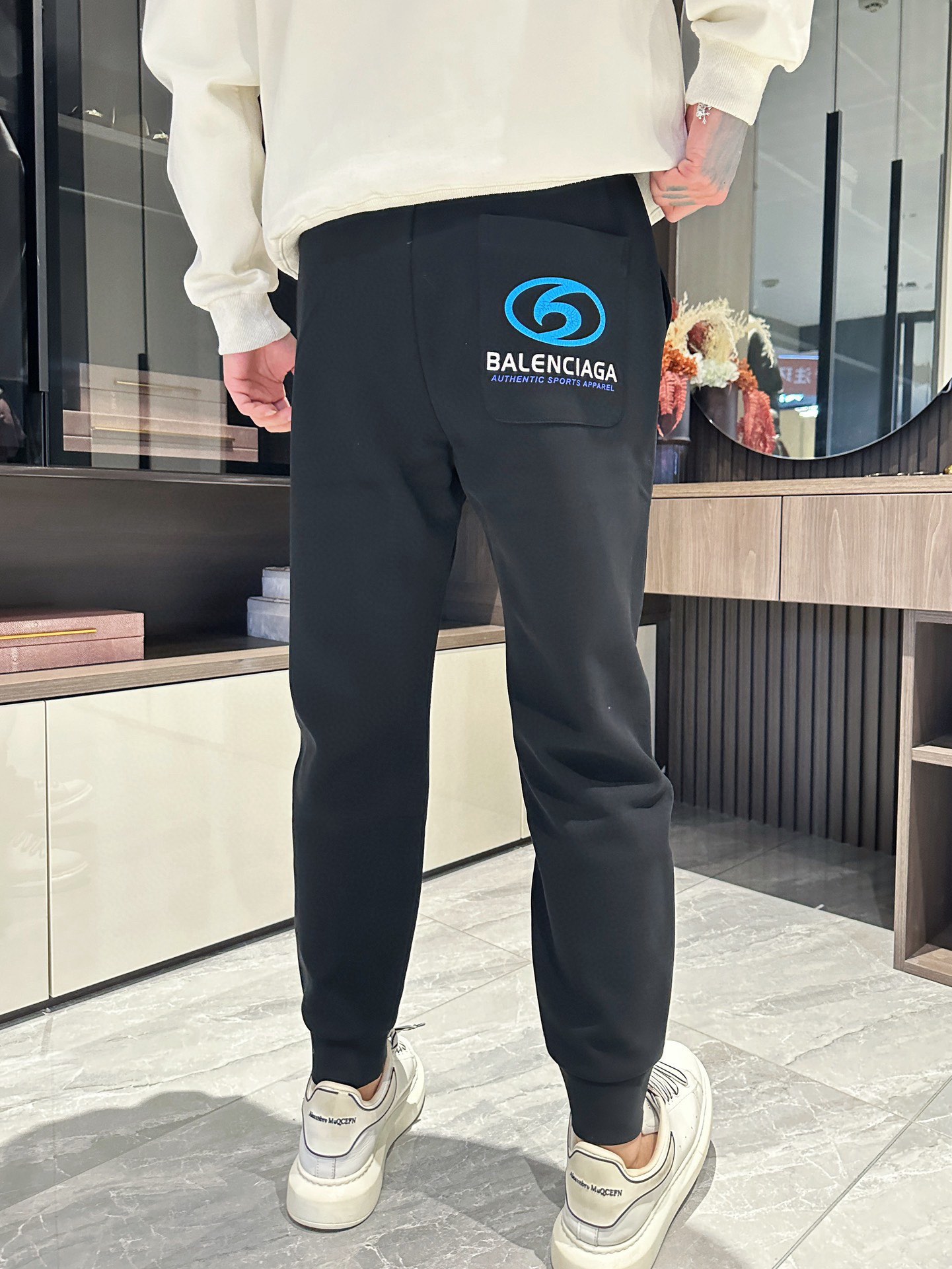   巴黎世家  顶级货品🐮🆕2025春夏新款休闲裤！官网同步发售。品牌经典LOGO休闲裤 ，定制面料，舒