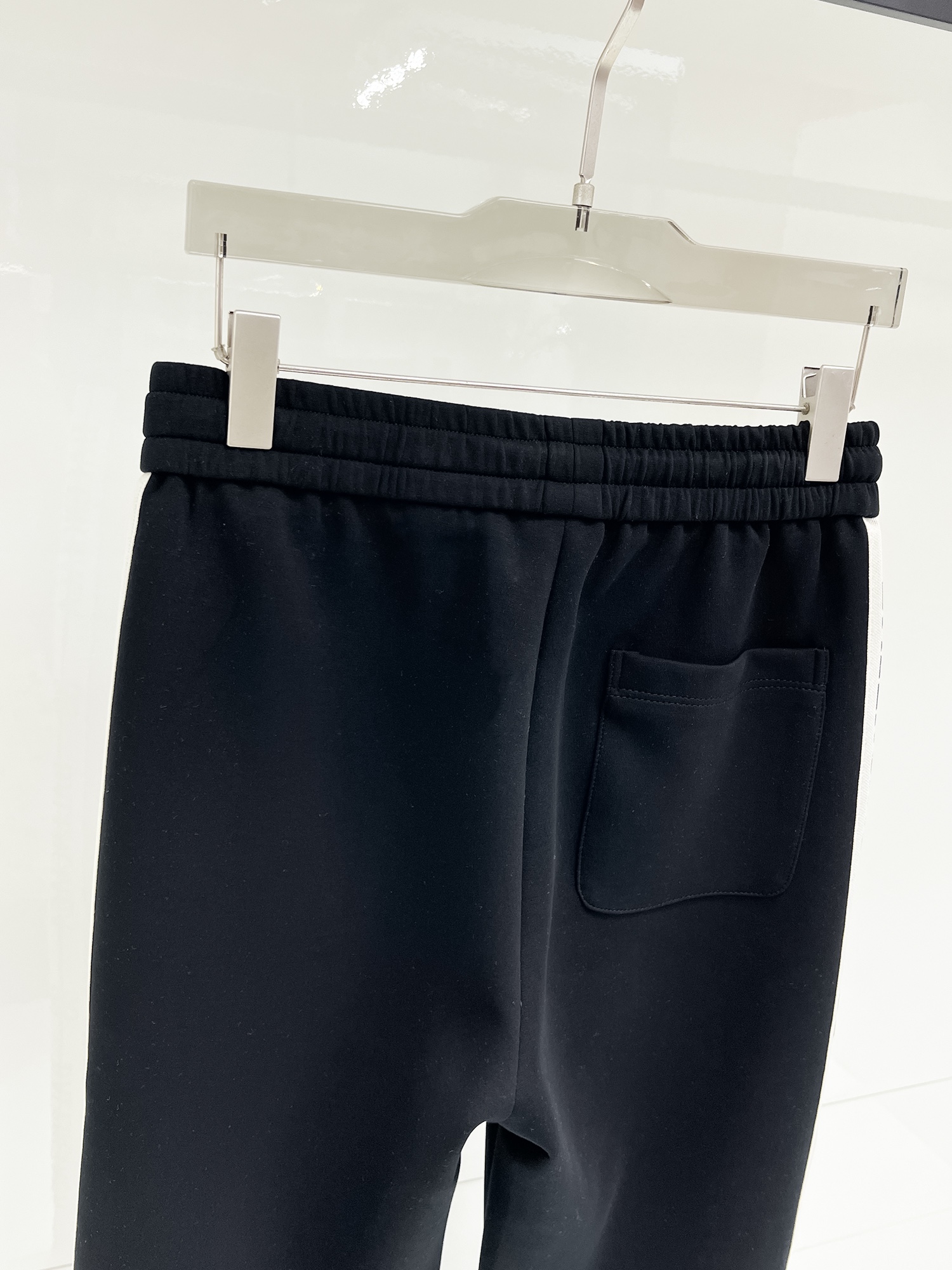 Paris Family Introduces 2025 Spring/Summer Leisure Pants: Custom Fabrics, Great Comfort, Perfect Fit. - 图片 9