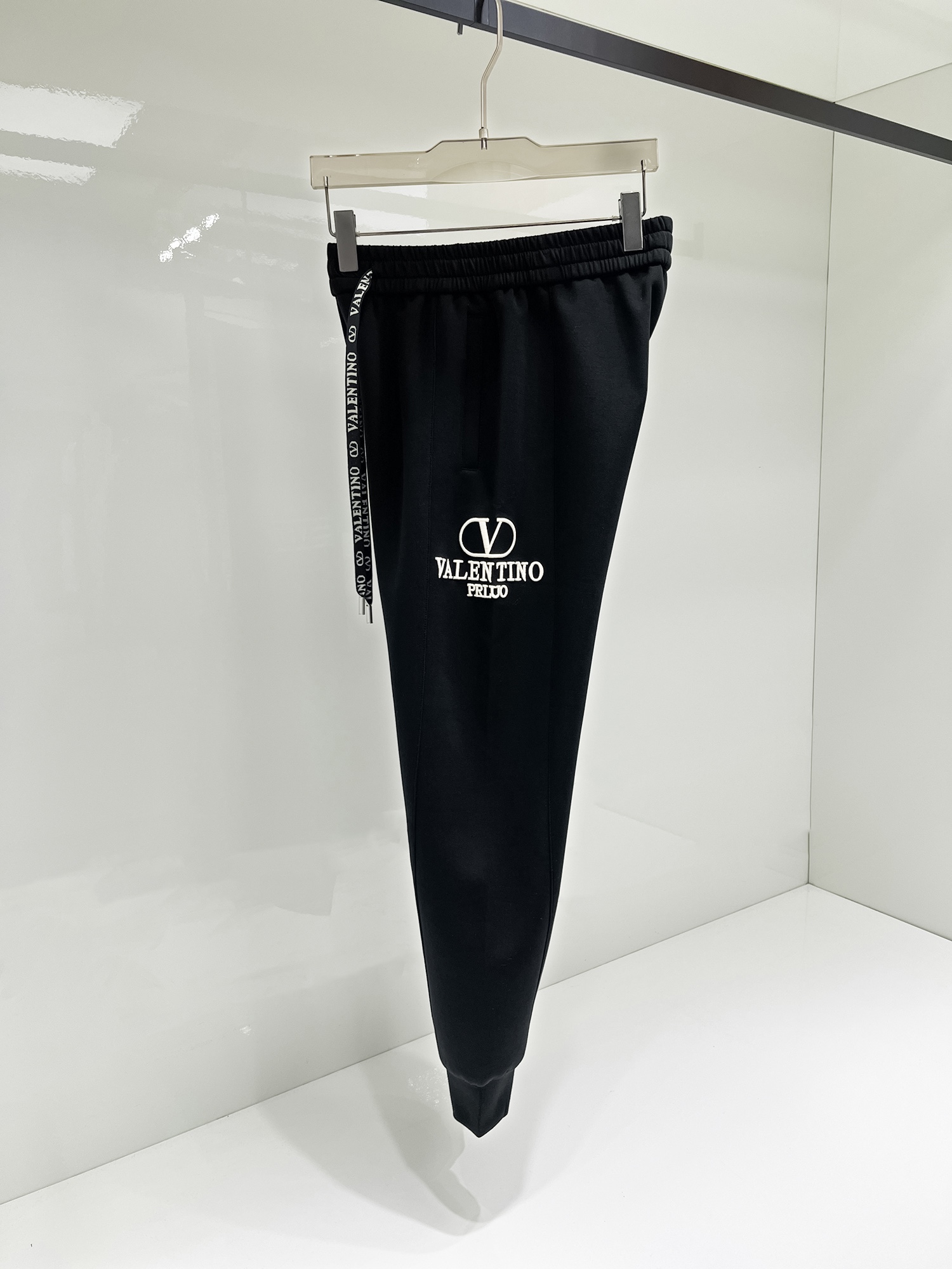 Valentino 2025 Spring & Summer New Leisure Pants: Top Product with Custom Fabrics - 图片 2