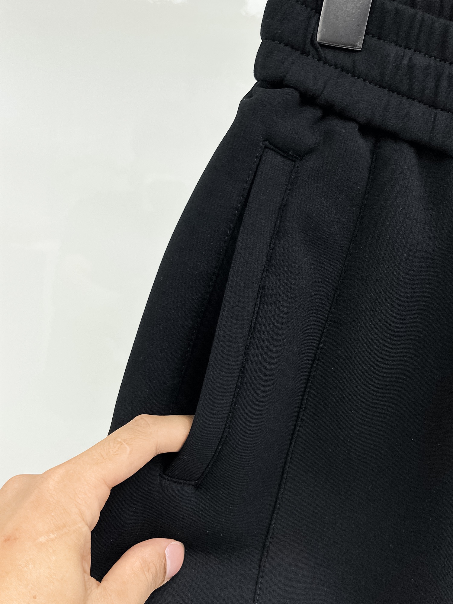 Valentino 2025 Spring & Summer New Leisure Pants: Top Product with Custom Fabrics - 图片 5