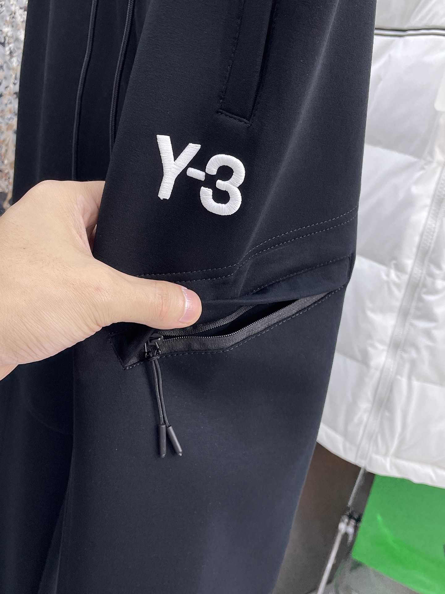 Y-3顶级货品2024秋冬新款休闲裤！官网同步发售品牌经典LOGO休闲裤定制面料舒适度极好手触感强烈辨识