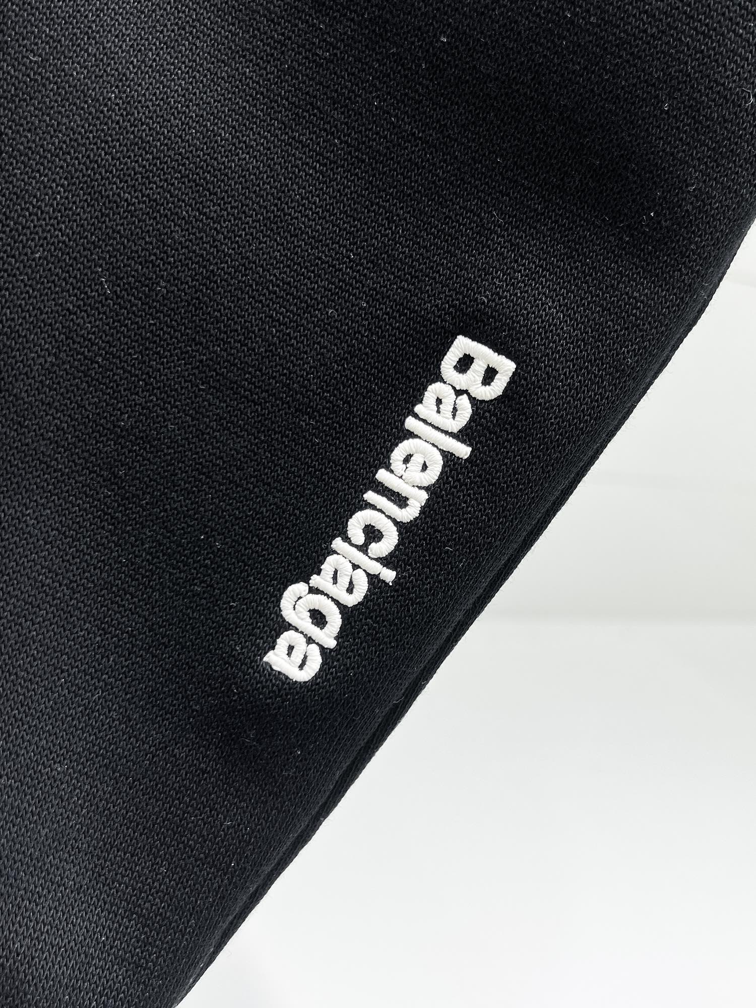 Paris Family Launches Top 2025 Leisure Pants with Custom Fabrics and Comforts - 图片 9