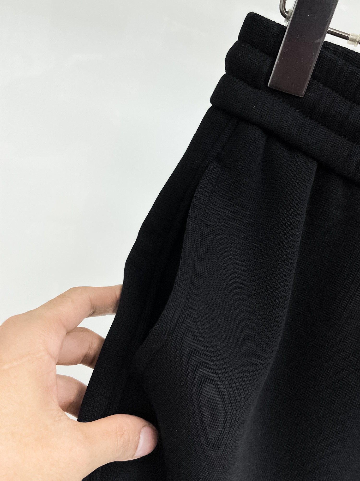 Paris Family Launches Top 2025 Leisure Pants with Custom Fabrics and Comforts - 图片 4