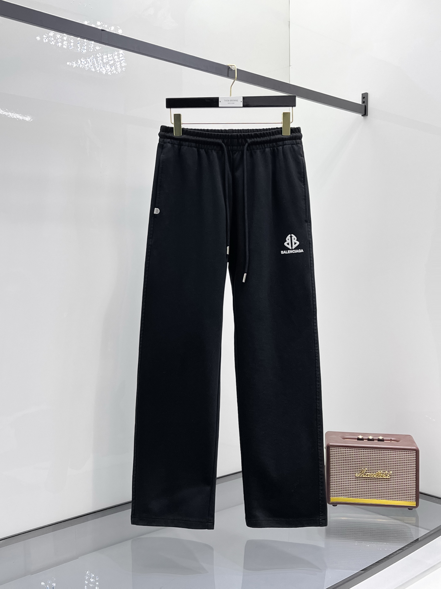 “2025 Spring & Summer Paris Family Leisure Pants: Custom Fabrics, Great Comfort & Visibility” - 图片 1