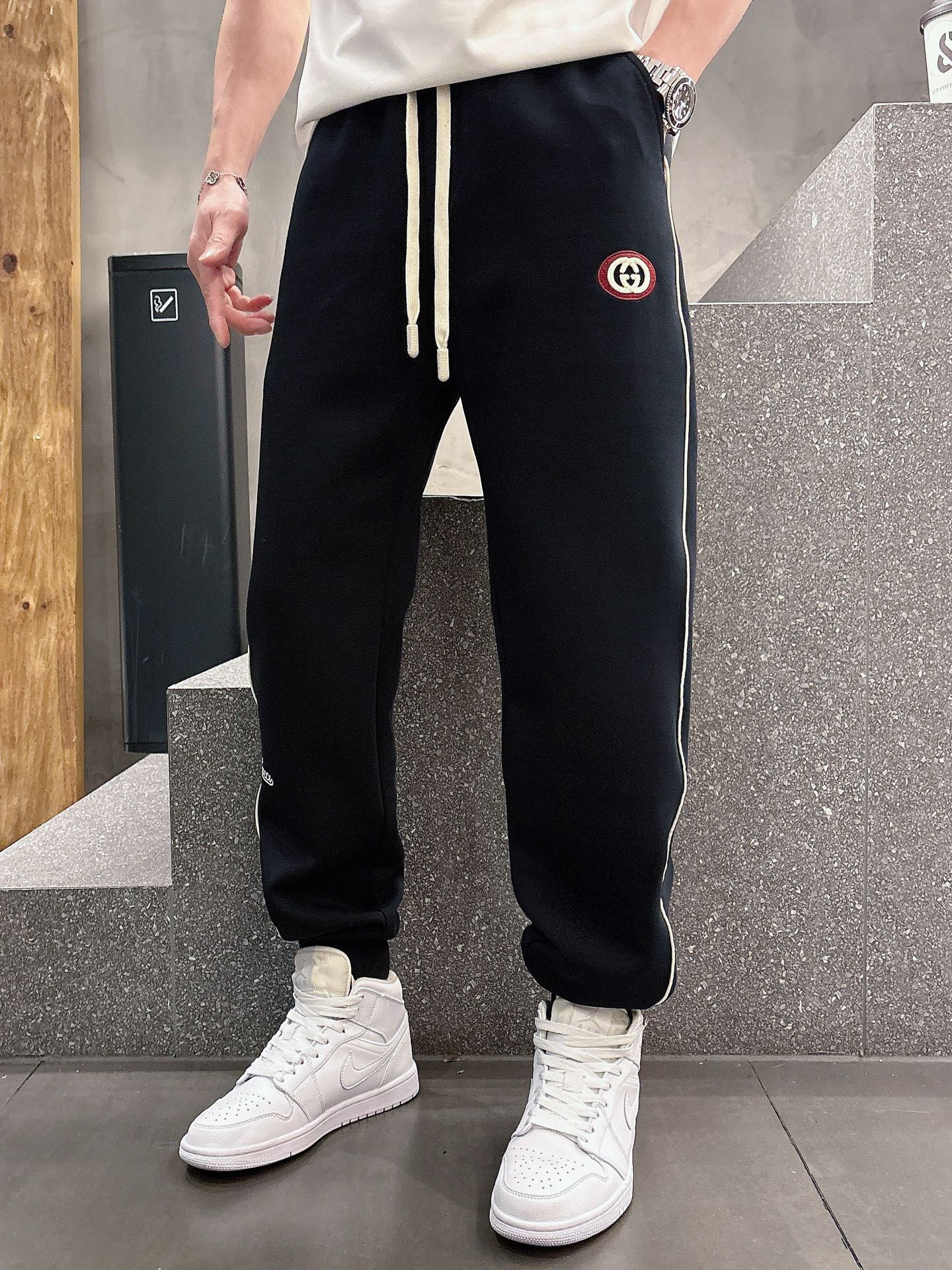 “2025 Spring & Summer GUCCI P600 Leisure Pants: Top Product with Classic Logo & Custom Fabrics” - 图片 2