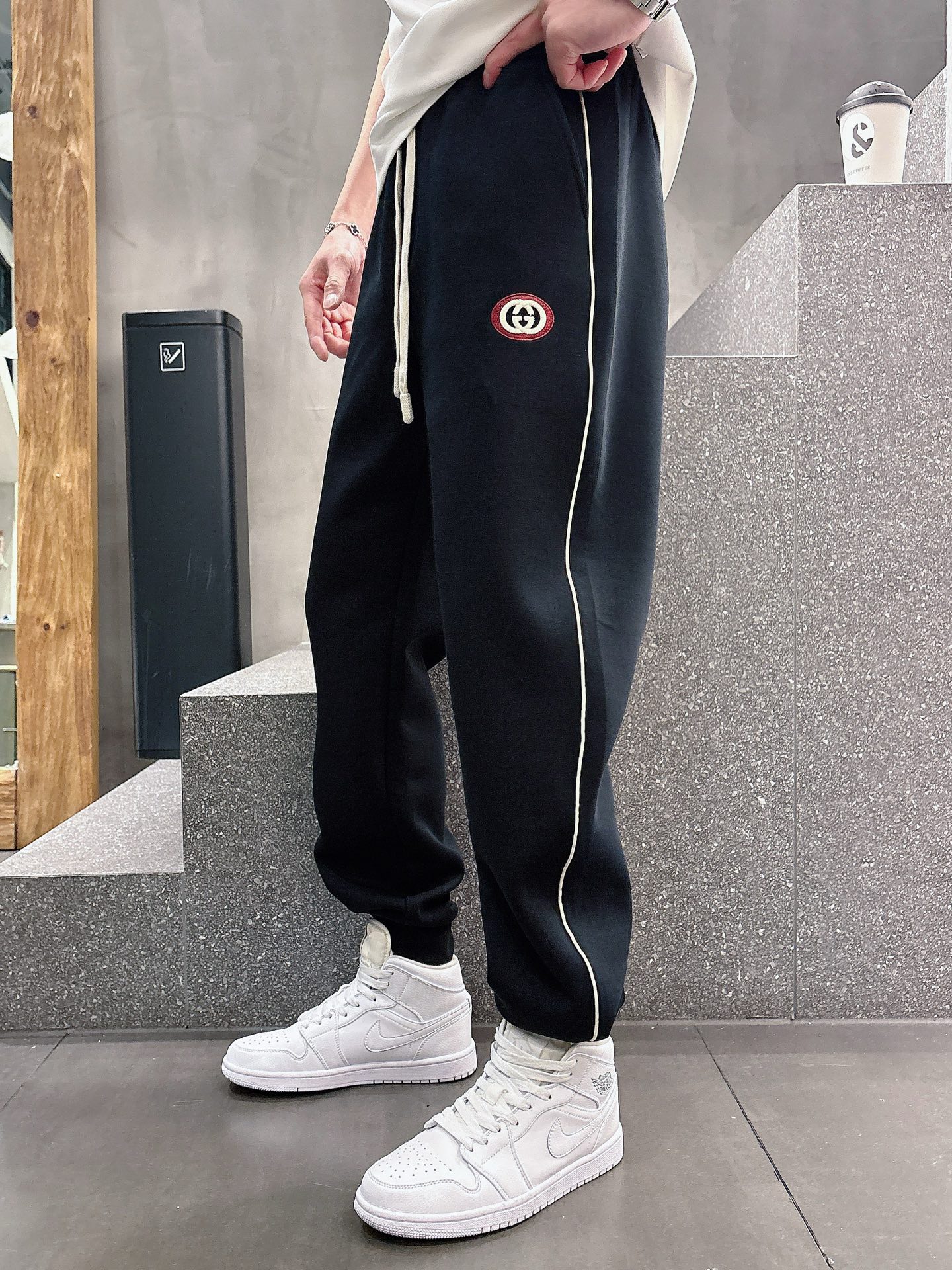 “2025 Spring & Summer GUCCI P600 Leisure Pants: Top Product with Classic Logo & Custom Fabrics” - 图片 6