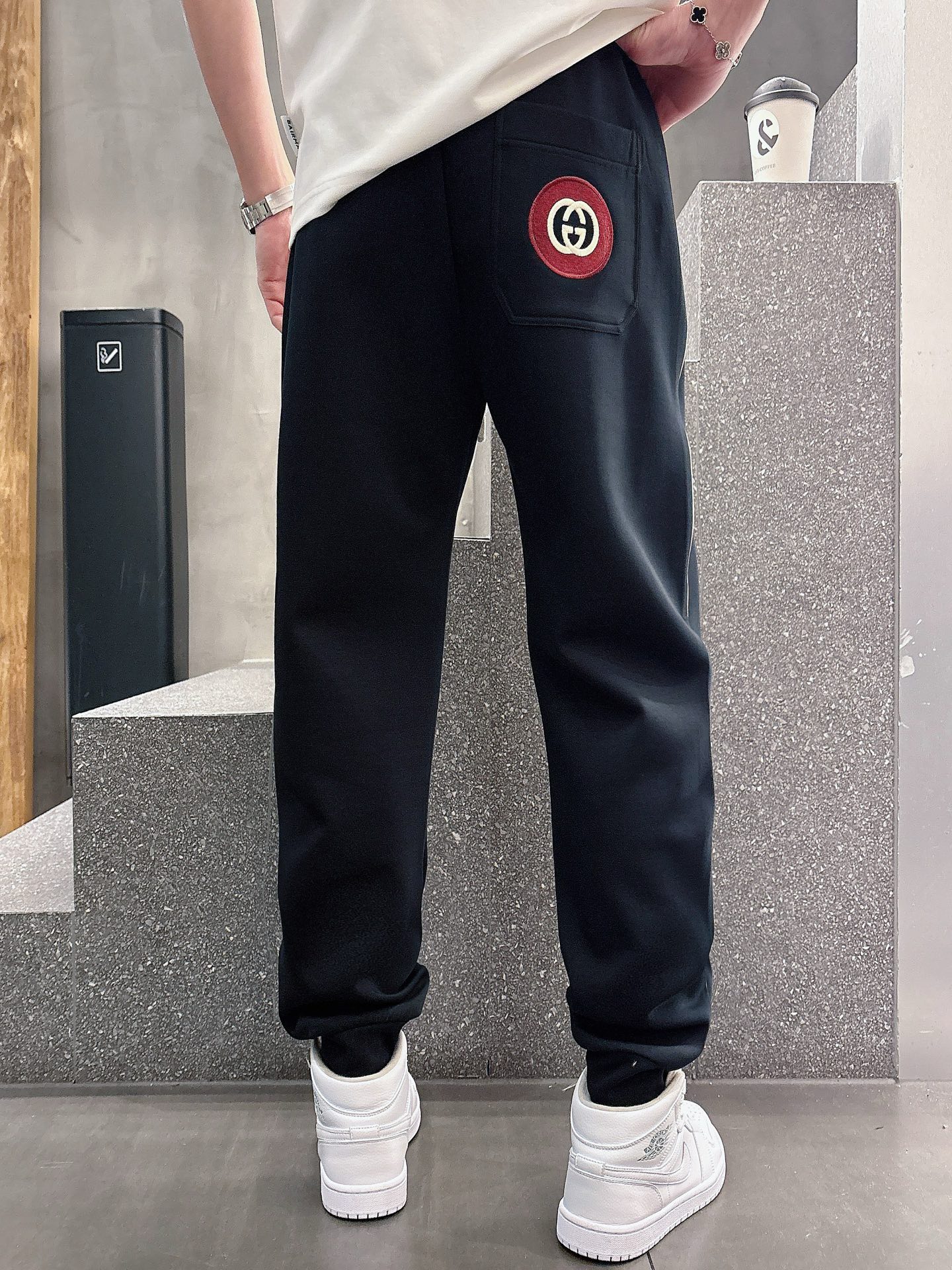 “2025 Spring & Summer GUCCI P600 Leisure Pants: Top Product with Classic Logo & Custom Fabrics” - 图片 4