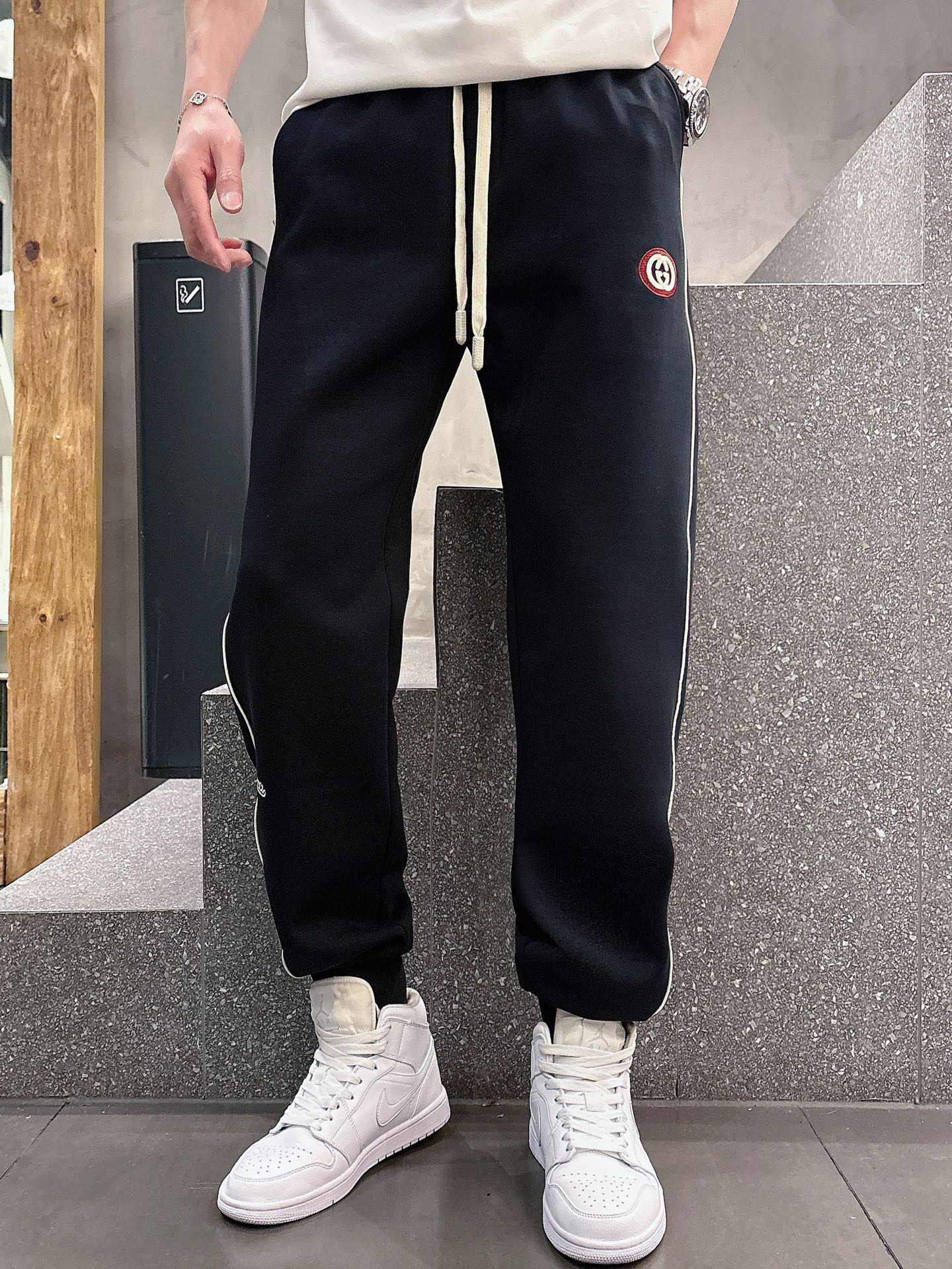 “2025 Spring & Summer GUCCI P600 Leisure Pants: Top Product with Classic Logo & Custom Fabrics” - 图片 5