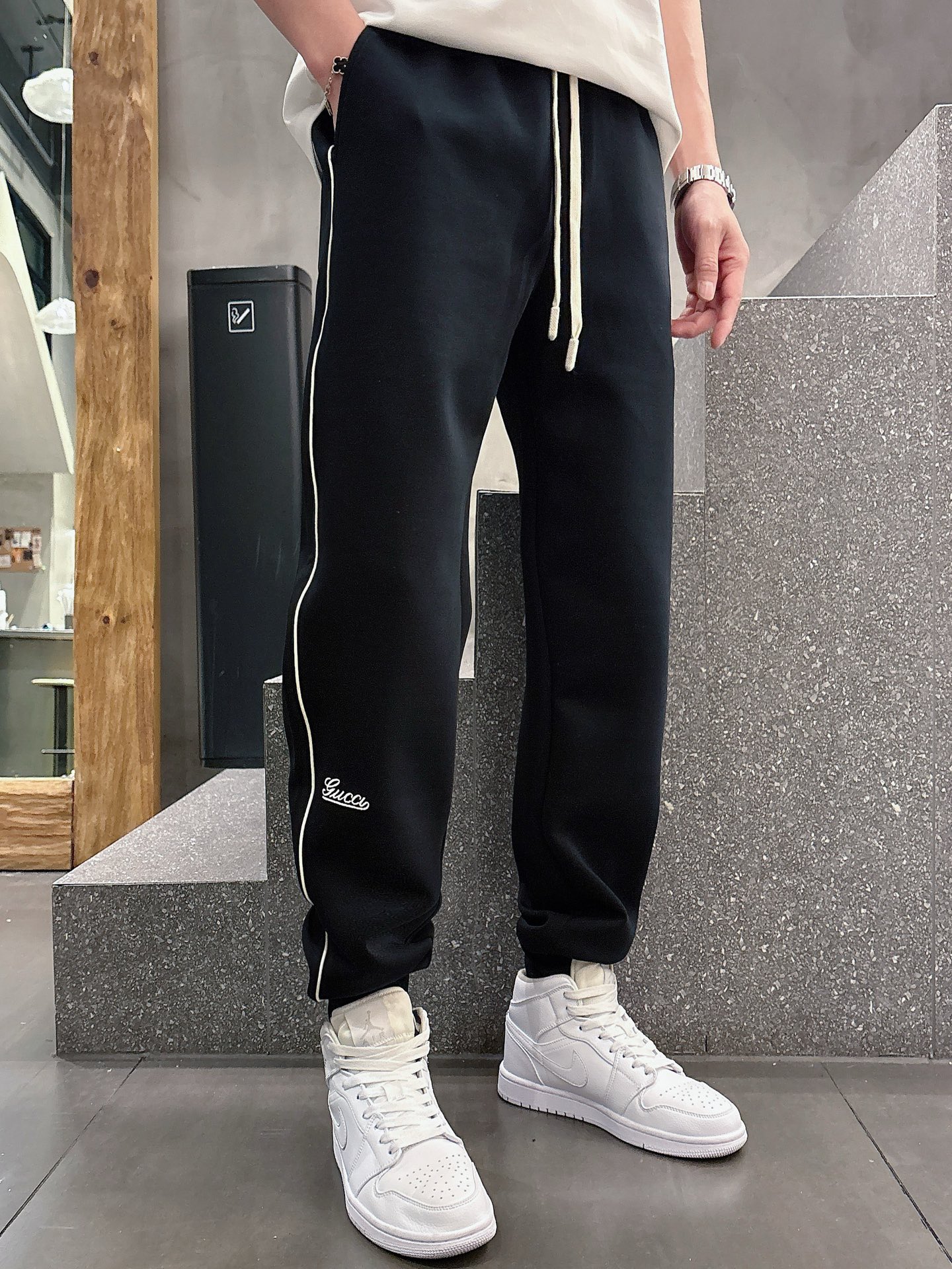 “2025 Spring & Summer GUCCI P600 Leisure Pants: Top Product with Classic Logo & Custom Fabrics” - 图片 7