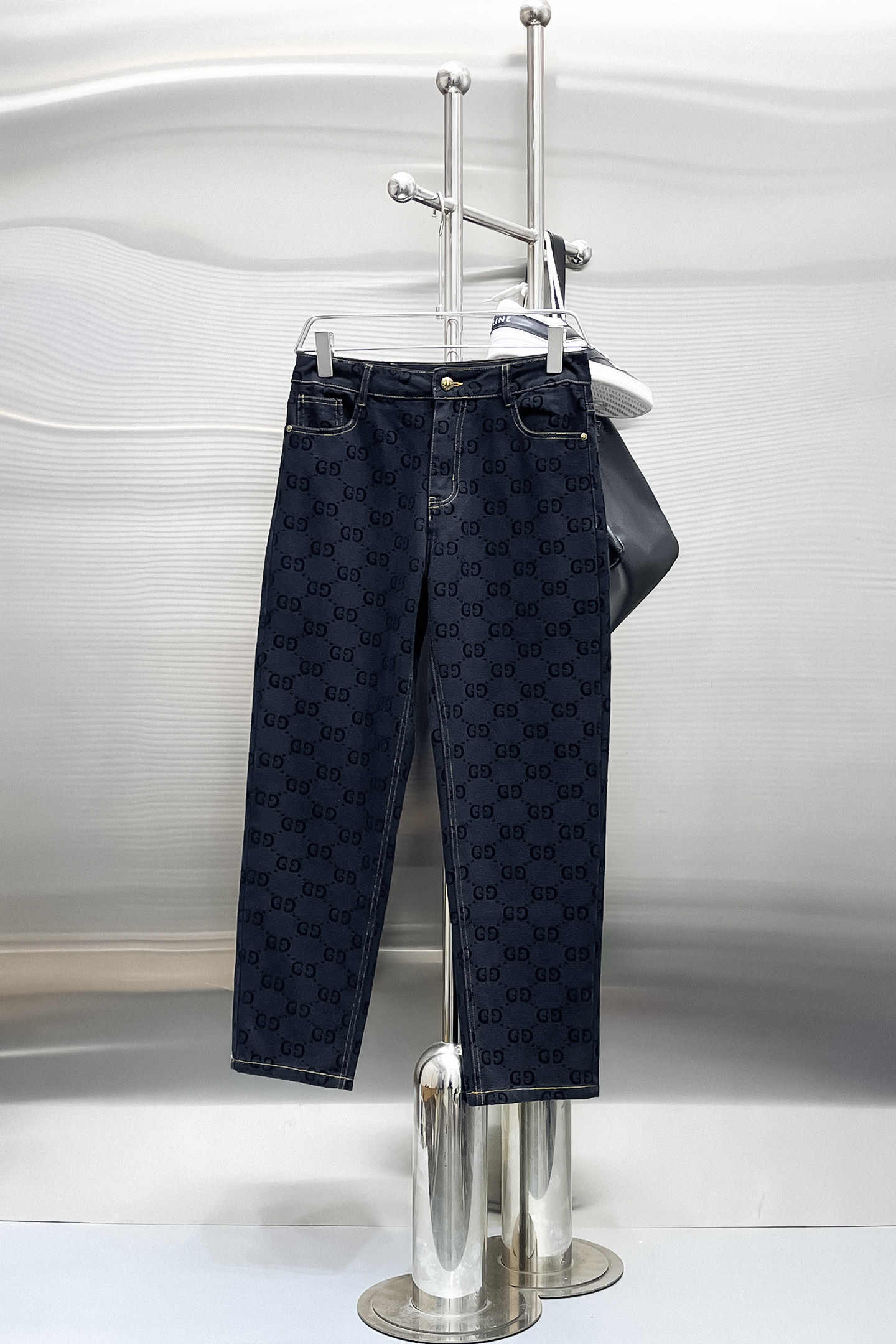 2025 New Original Re-Engineered Jeans with Classic Logo Design and Hardware - 图片 1
