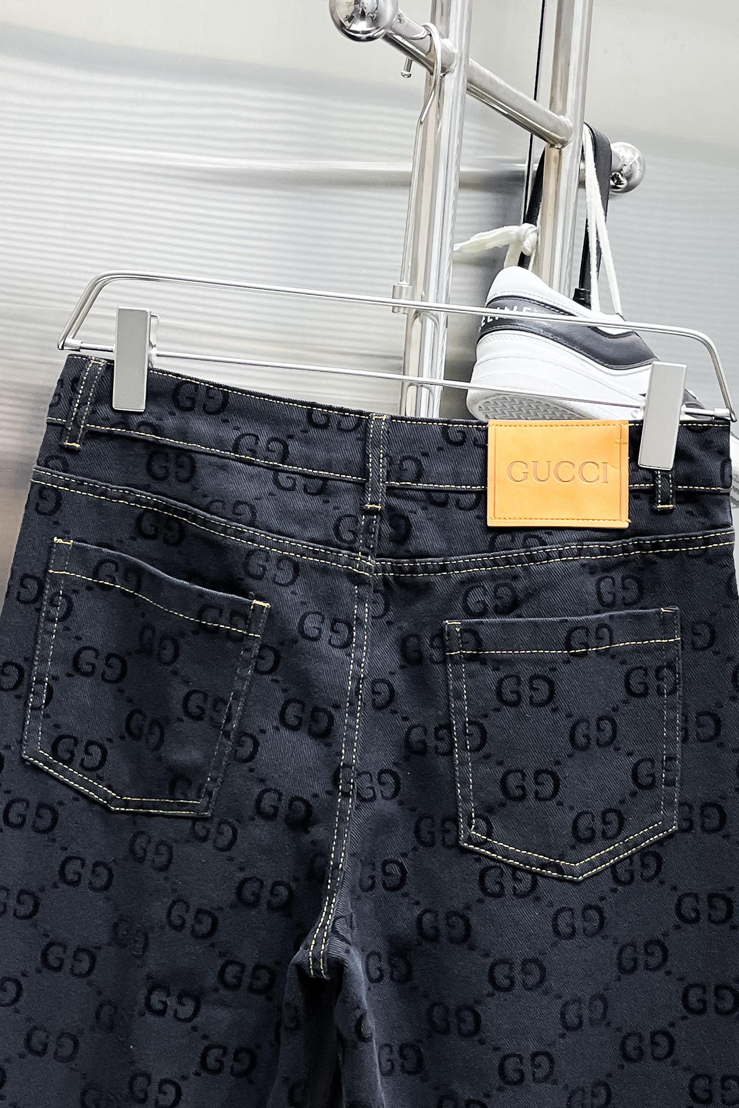 2025 New Original Re-Engineered Jeans with Classic Logo Design and Hardware - 图片 9