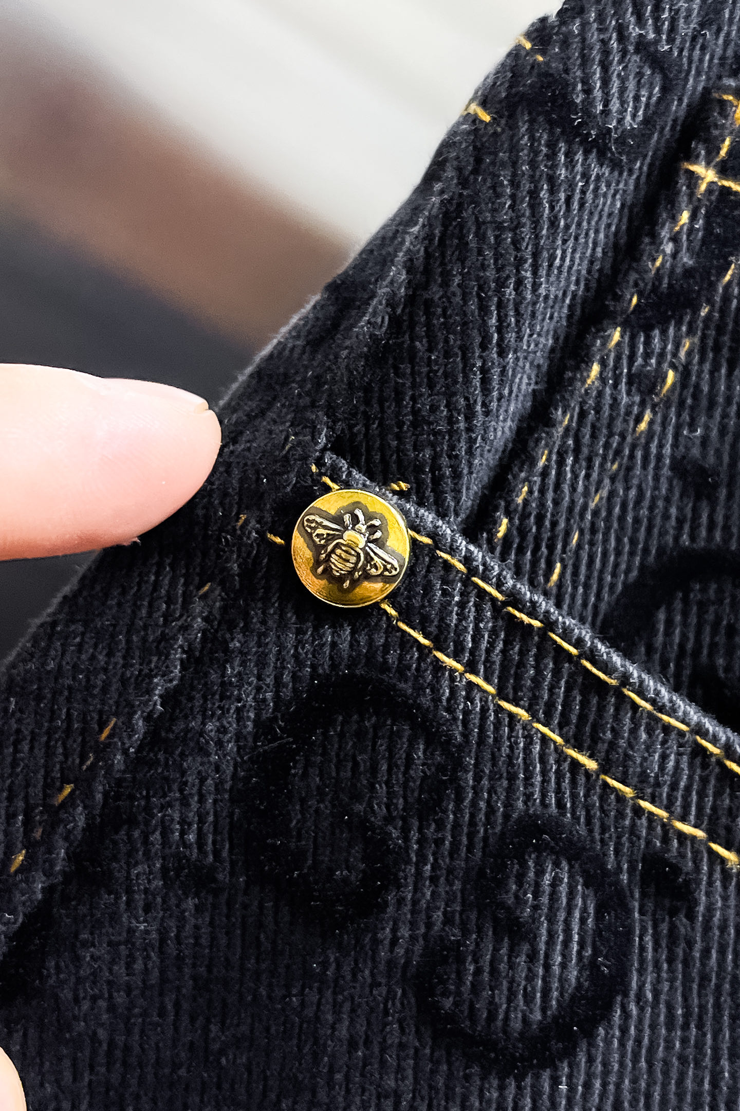 2025 New Original Re-Engineered Jeans with Classic Logo Design and Hardware - 图片 5