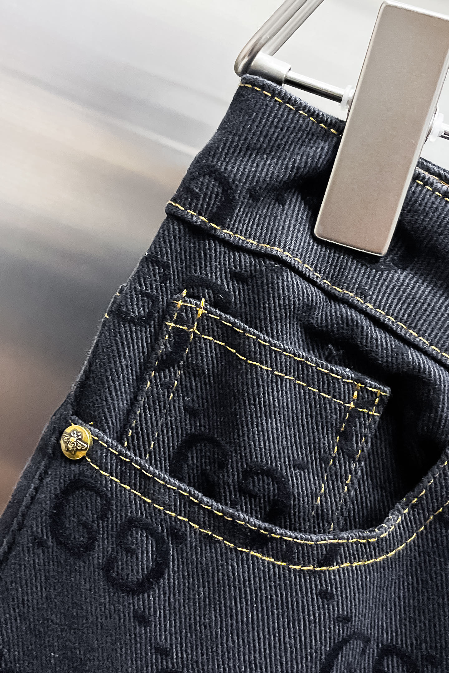 2025 New Original Re-Engineered Jeans with Classic Logo Design and Hardware - 图片 4