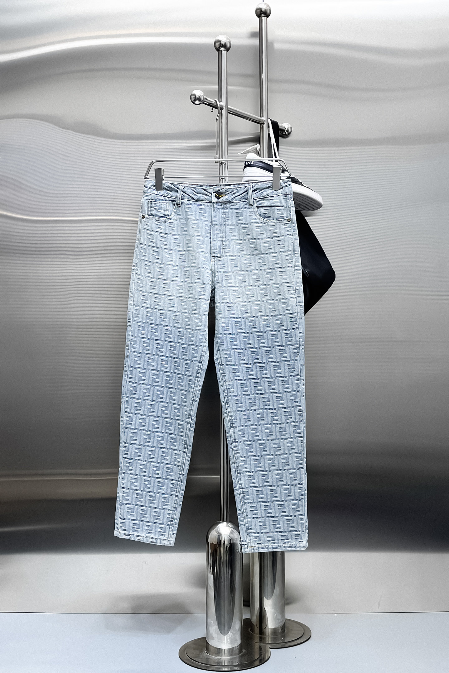 2025 New Original Jeans with Classic Logo Design and Customizable Cowboys. Sizes 30-36. - 图片 1