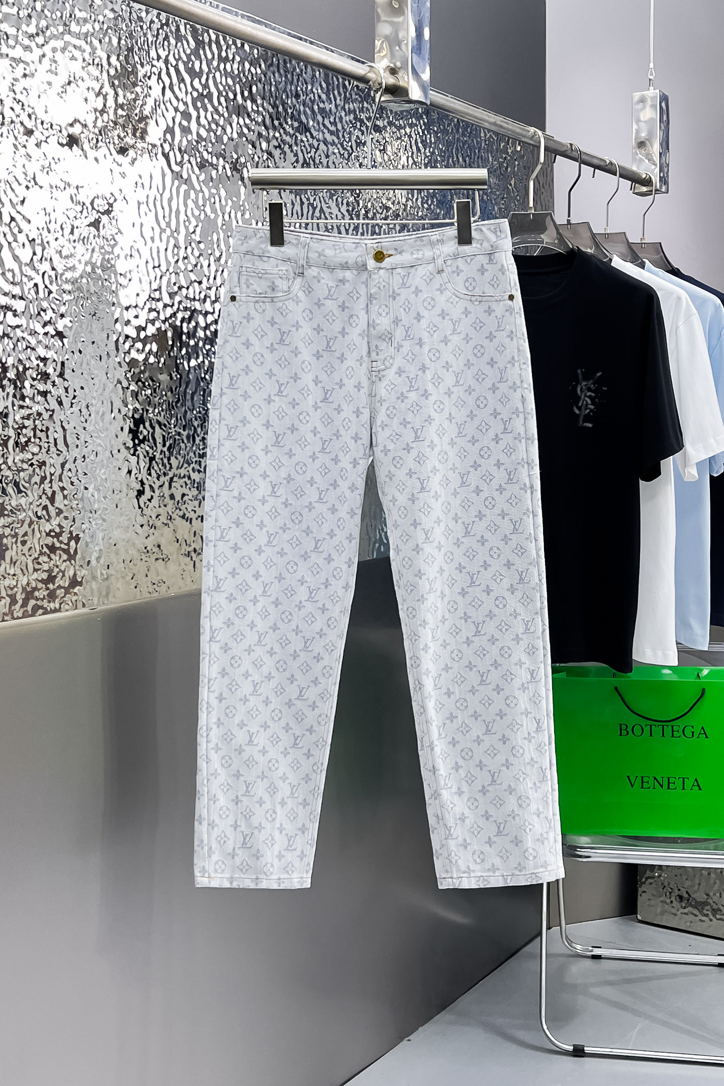 LV   🆕2025新品，原单牛仔裤 原版重工打造，品牌经典LOGO...