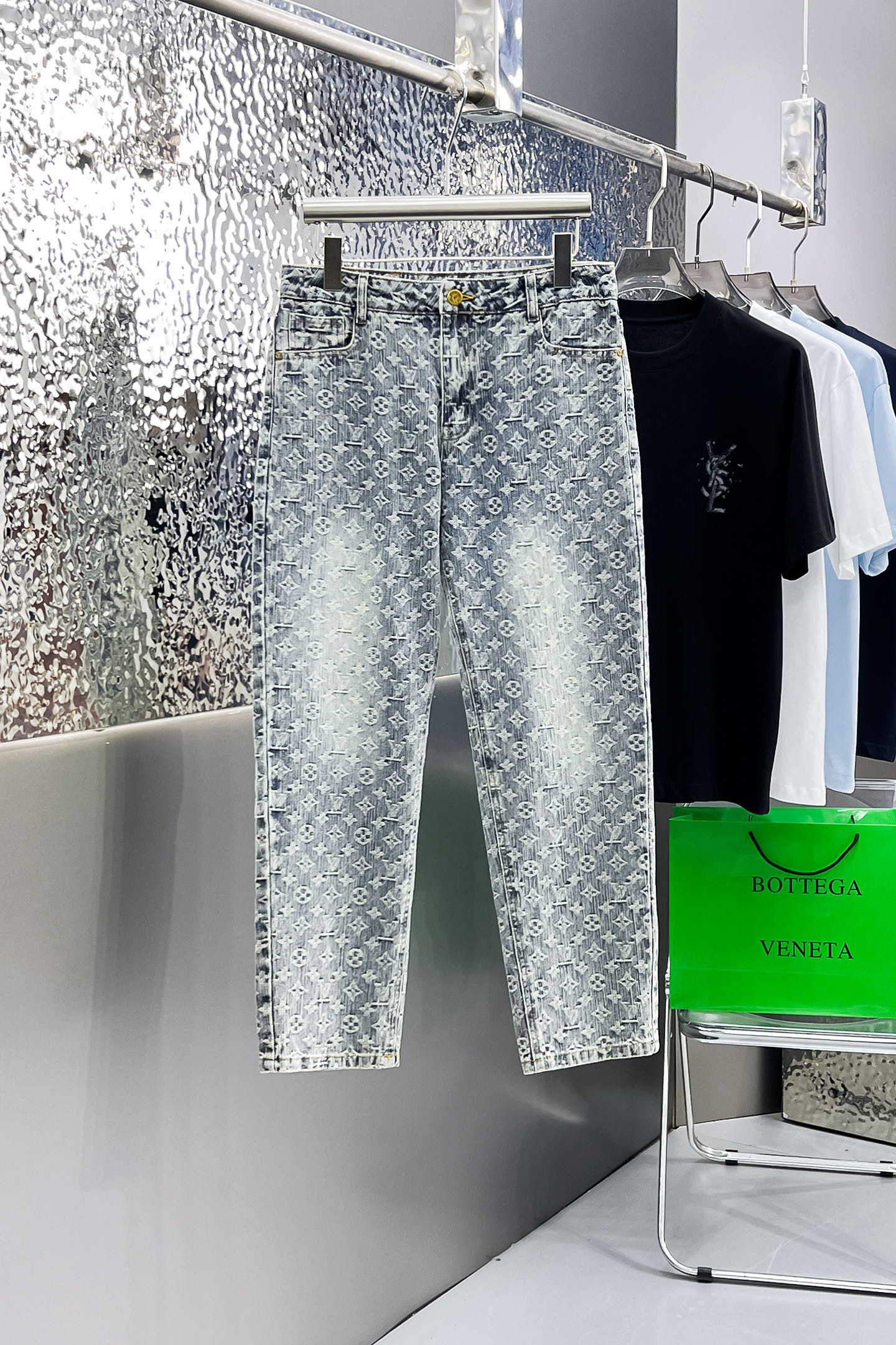 LV   🆕2025新品，原单牛仔裤 原版重工打造，品牌经典LOGO...