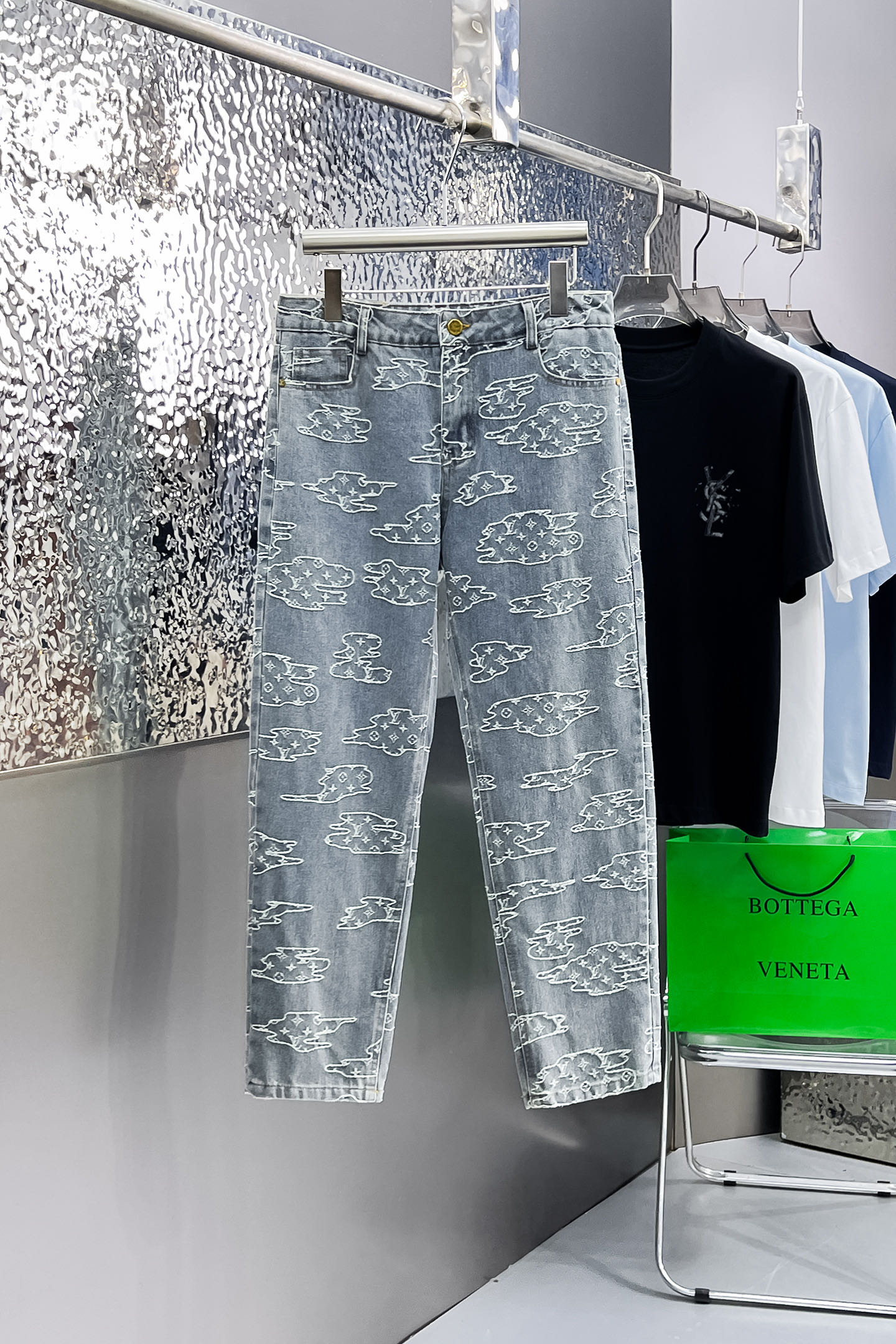 LV   🆕2025新品，原单牛仔裤 原版重工打造，品牌经典LOGO...