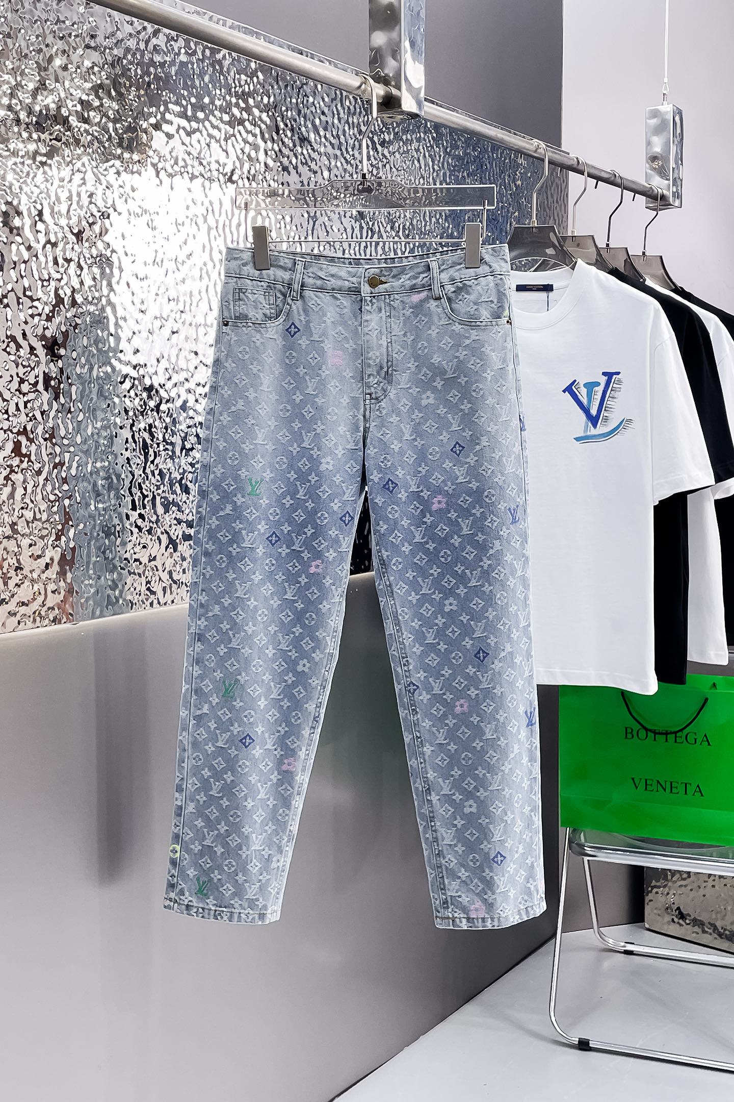 LV   🆕2025新品，原单牛仔裤 原版重工打造，品牌经典LOGO...