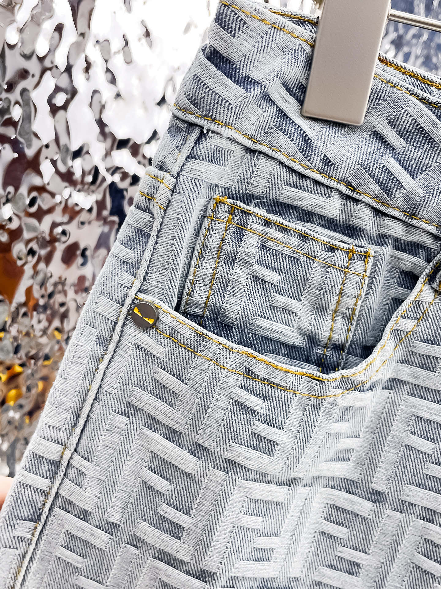 Fendi  牛仔裤服装 4