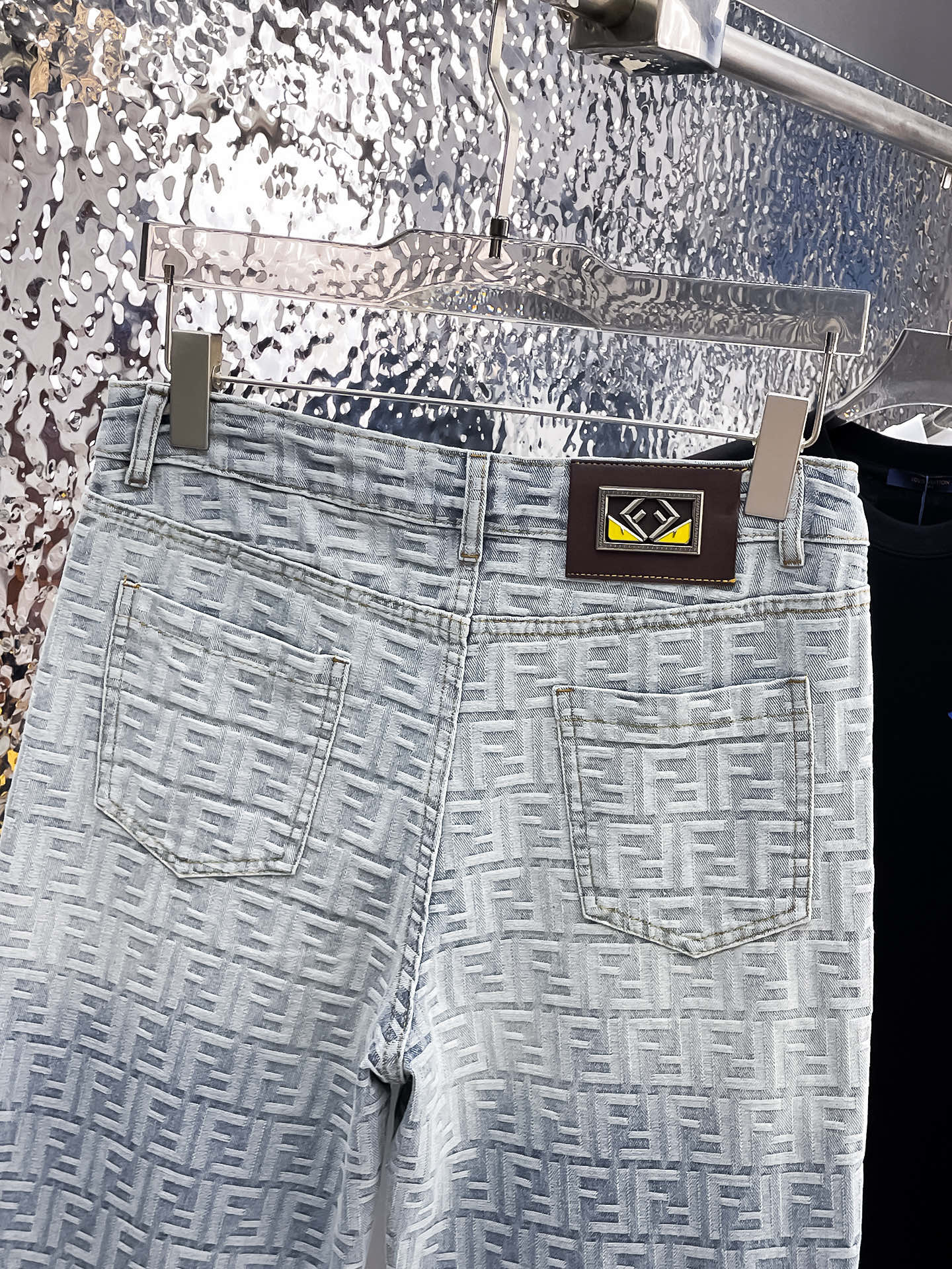 Fendi  牛仔裤服装 8