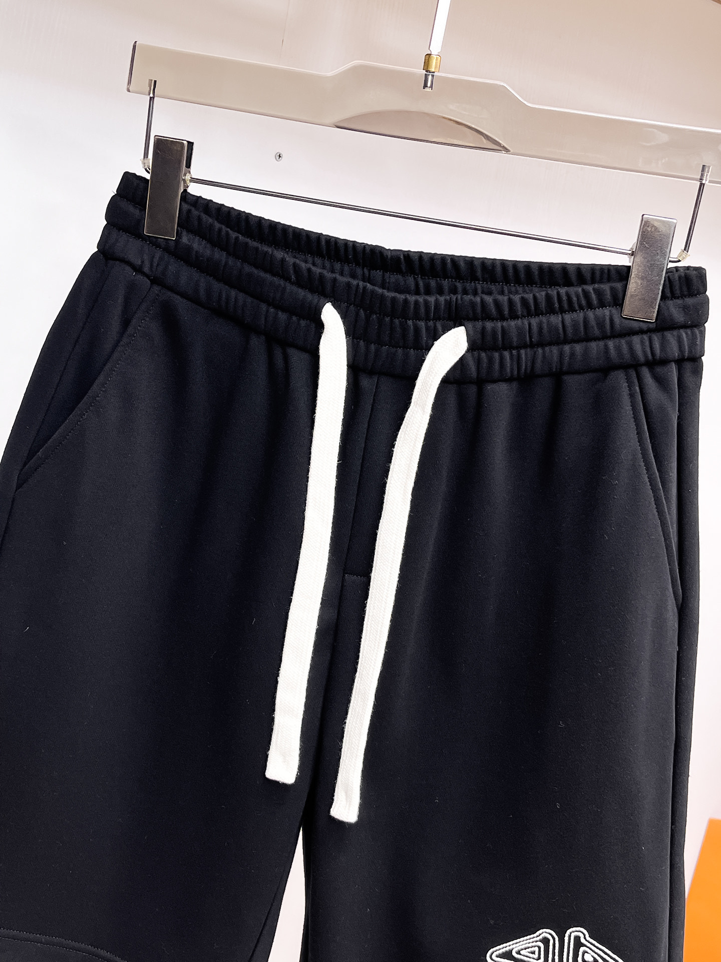 Balenciaga  休闲短裤服装 3