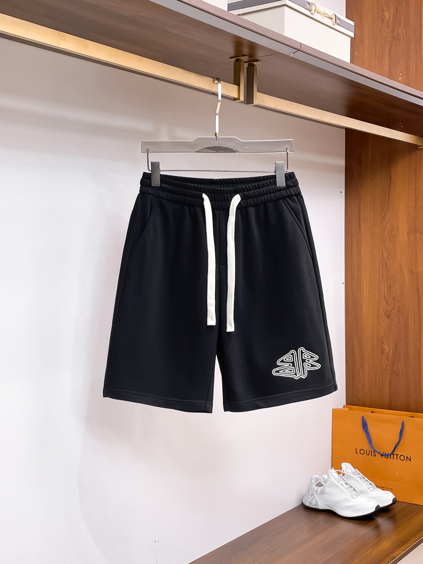 巴黎世家  顶级货品🐮🆕2025夏季新款休闲短裤！官网同步...