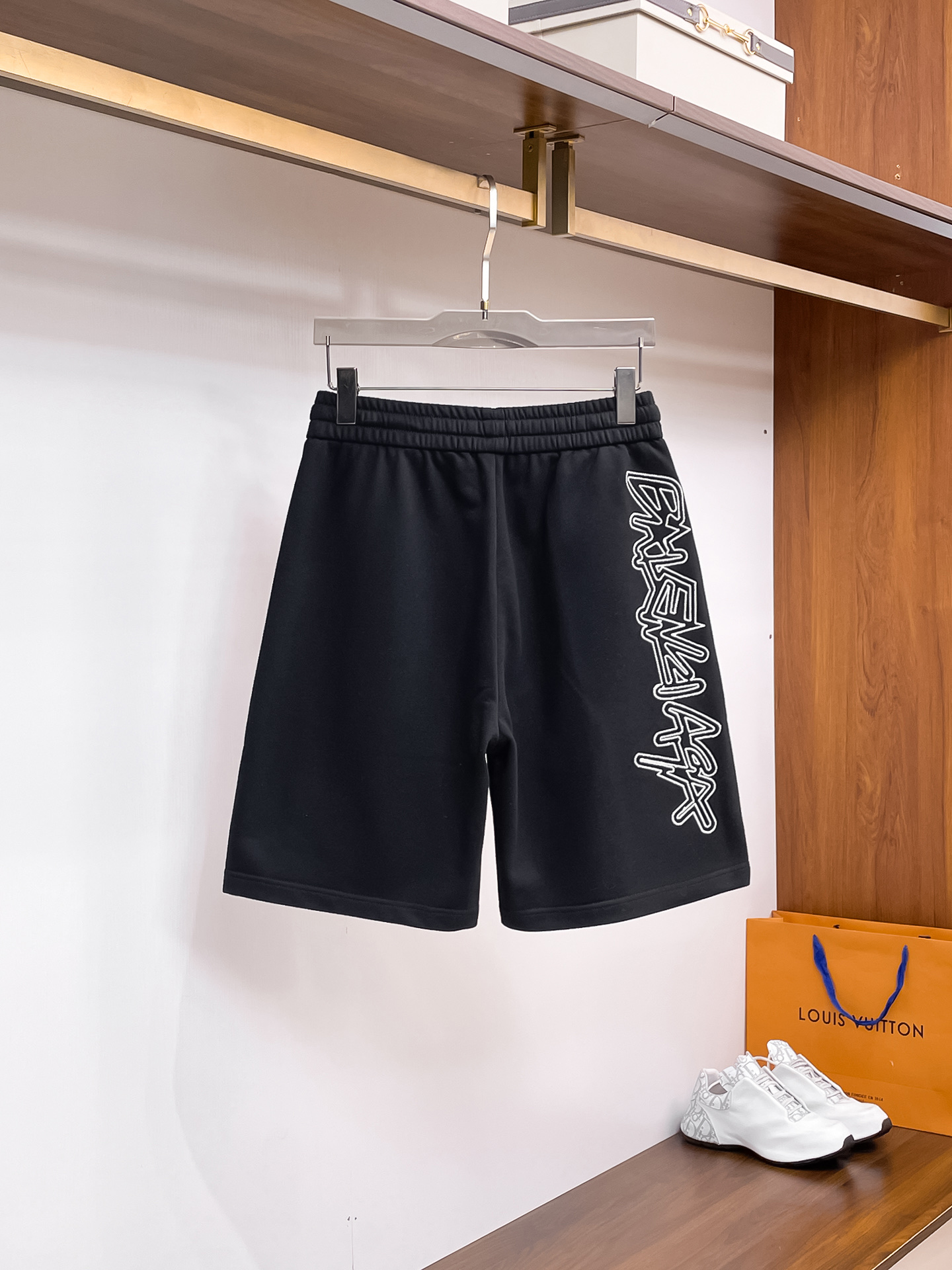 Balenciaga  休闲短裤服装 2