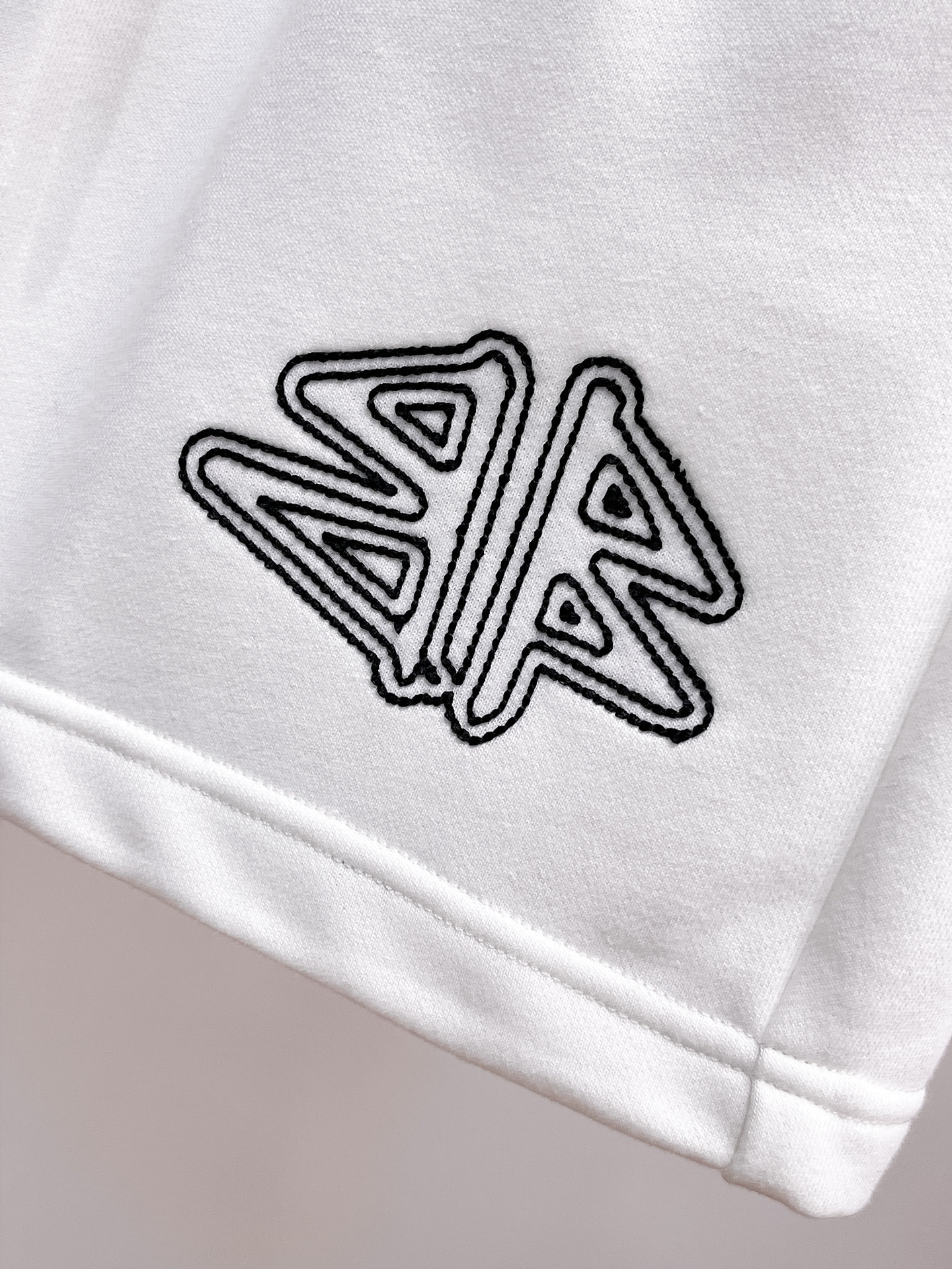 Balenciaga  休闲短裤服装 7