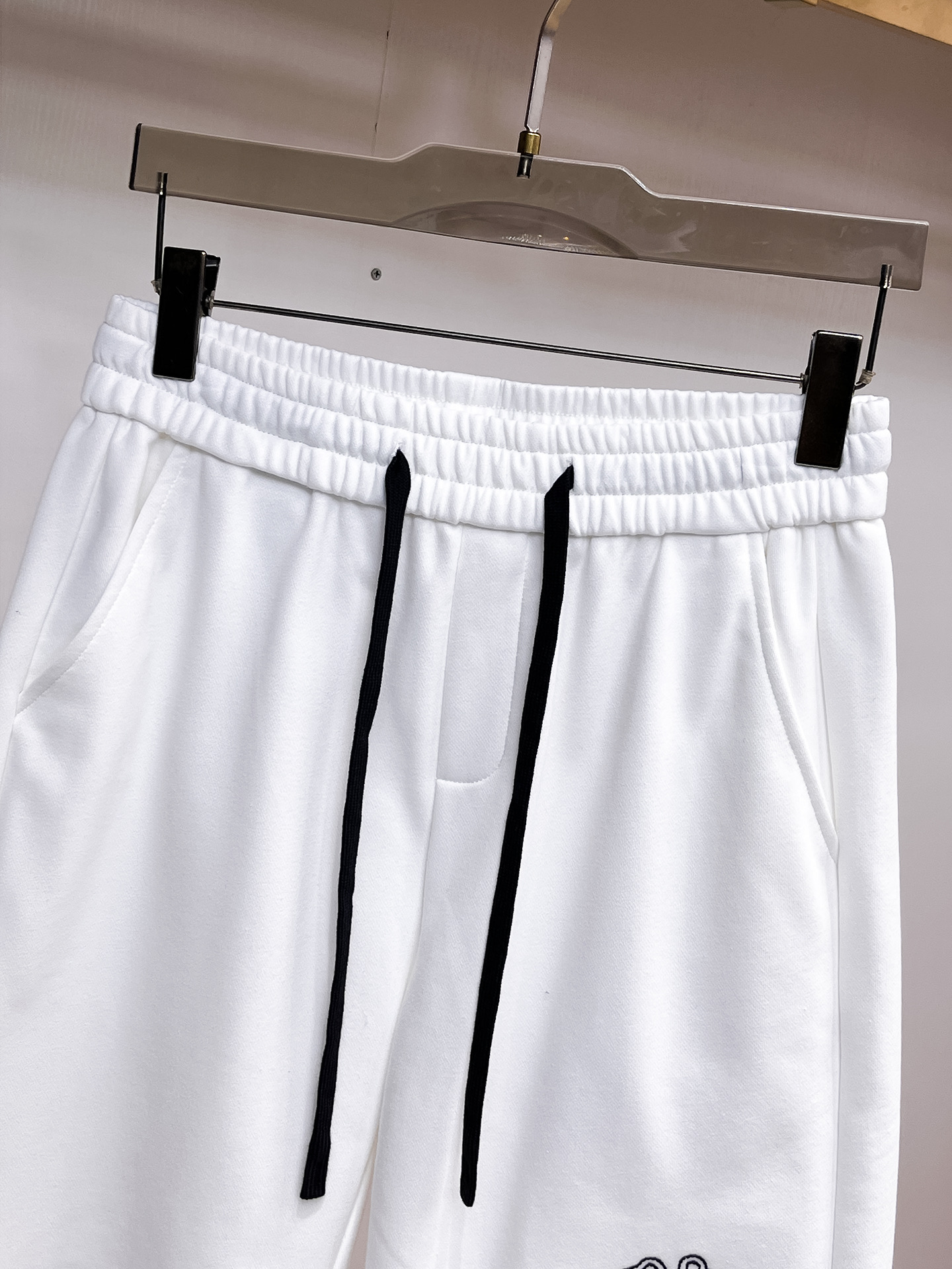 Balenciaga  休闲短裤服装 3